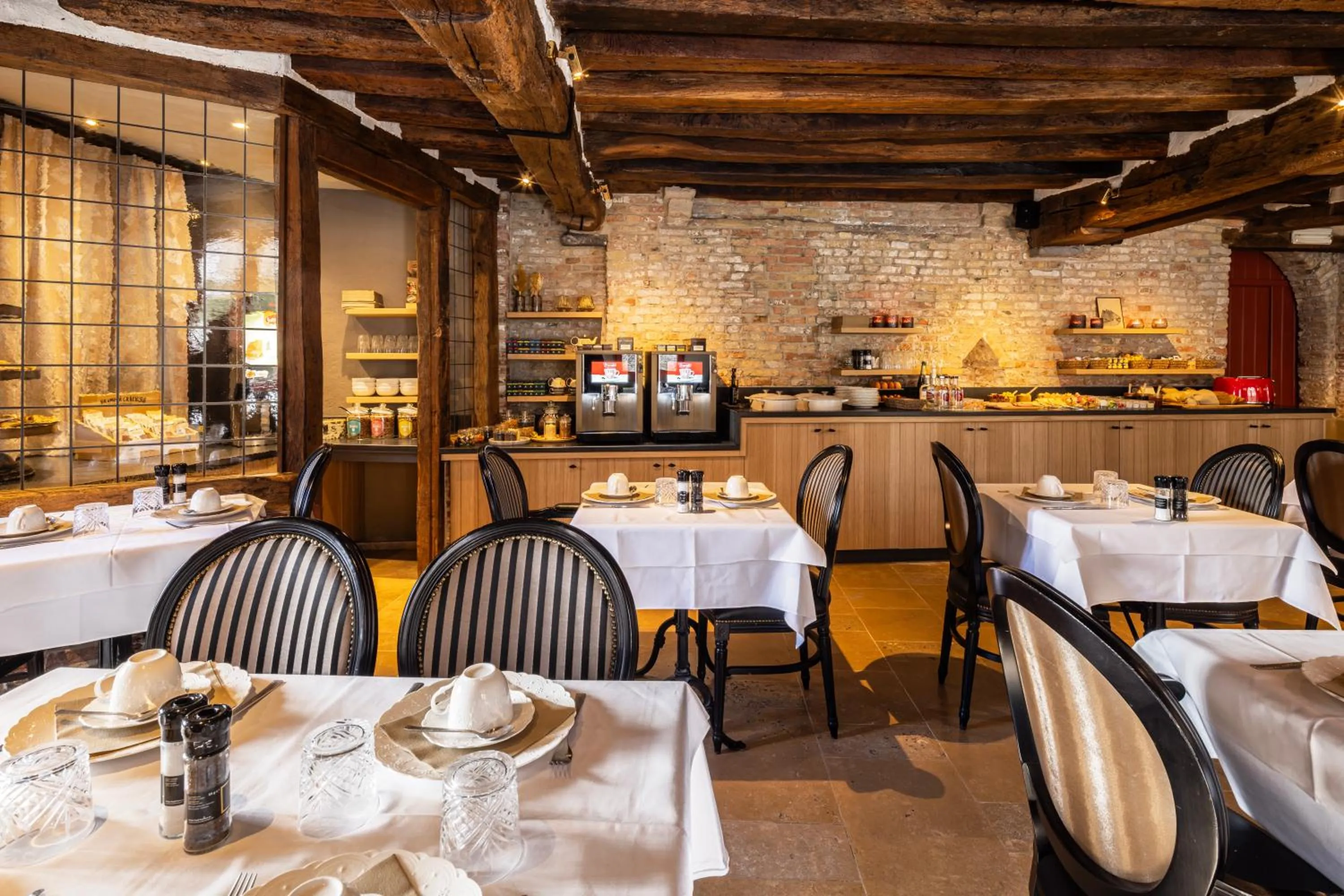 Breakfast in Canal View Hotel Ter Brughe by CW Hotel Collection