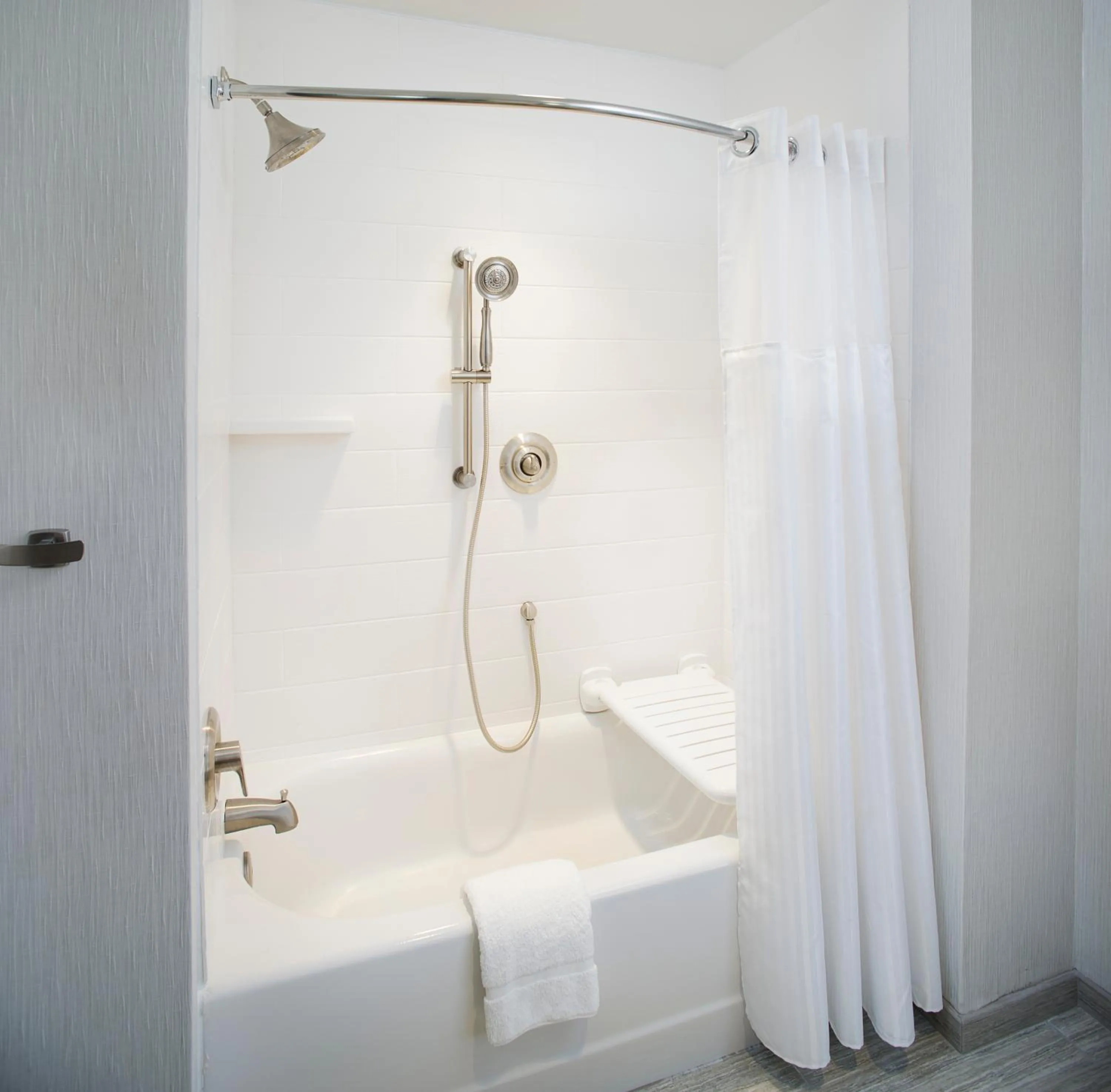 Bath in Hilton Garden Inn Dallas/Arlington South