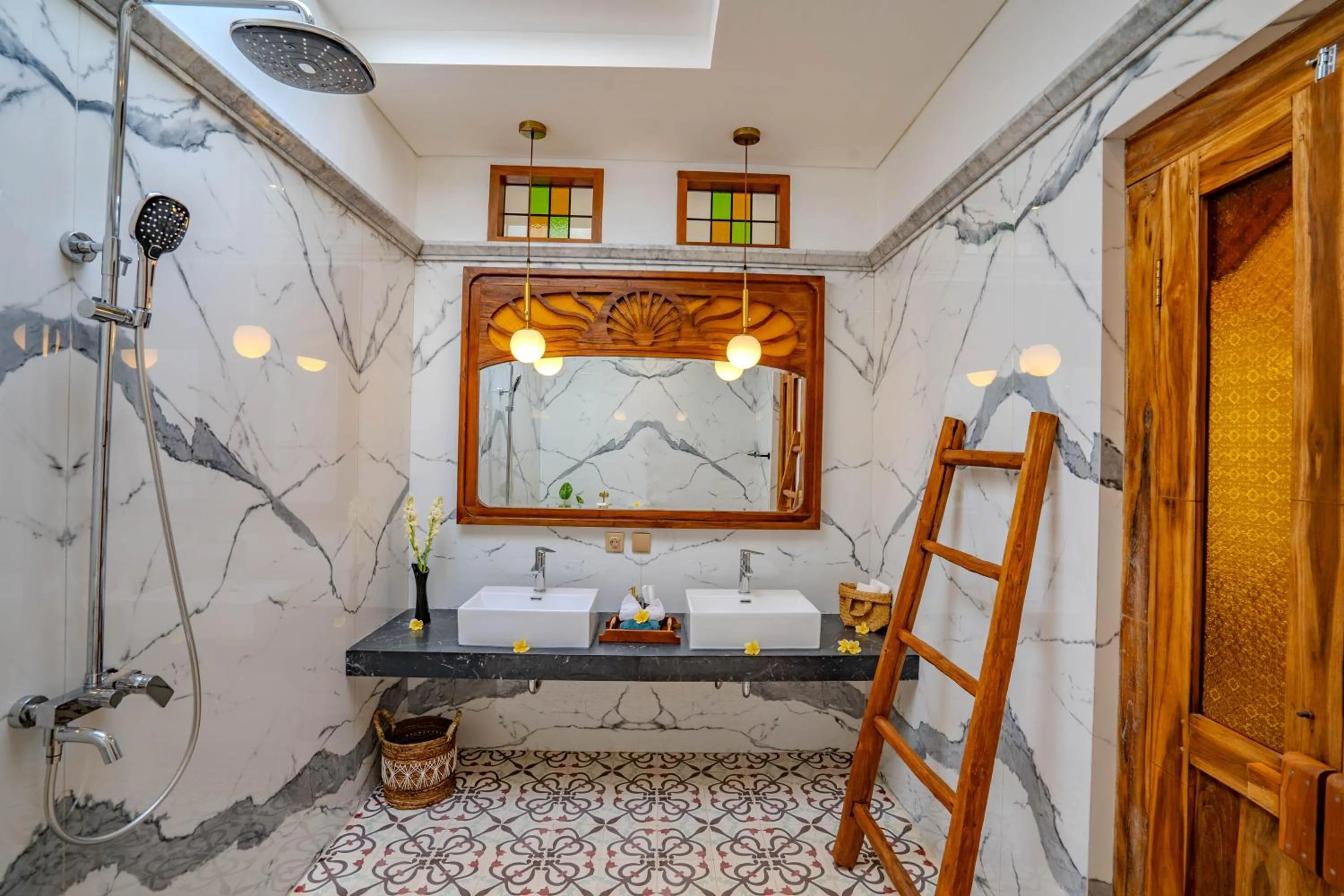 Shower in Imagine Bali