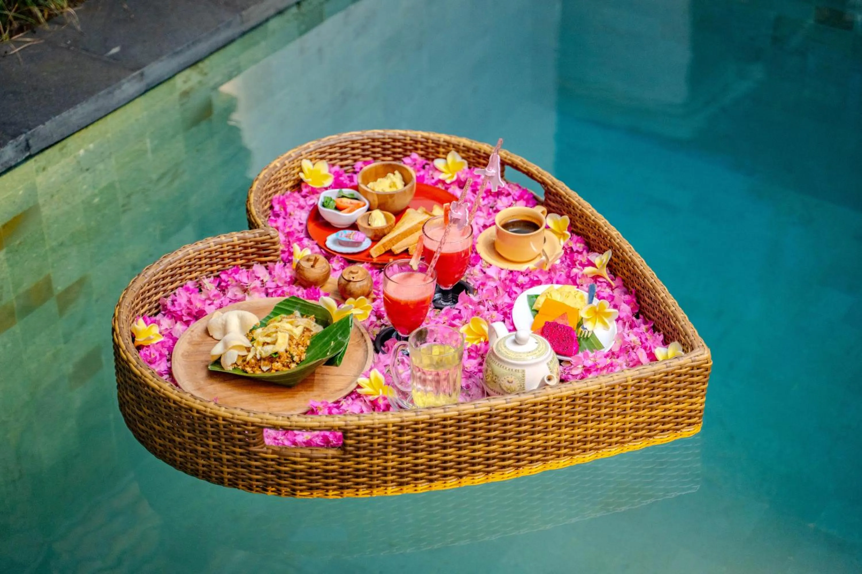 Food and drinks in Imagine Bali