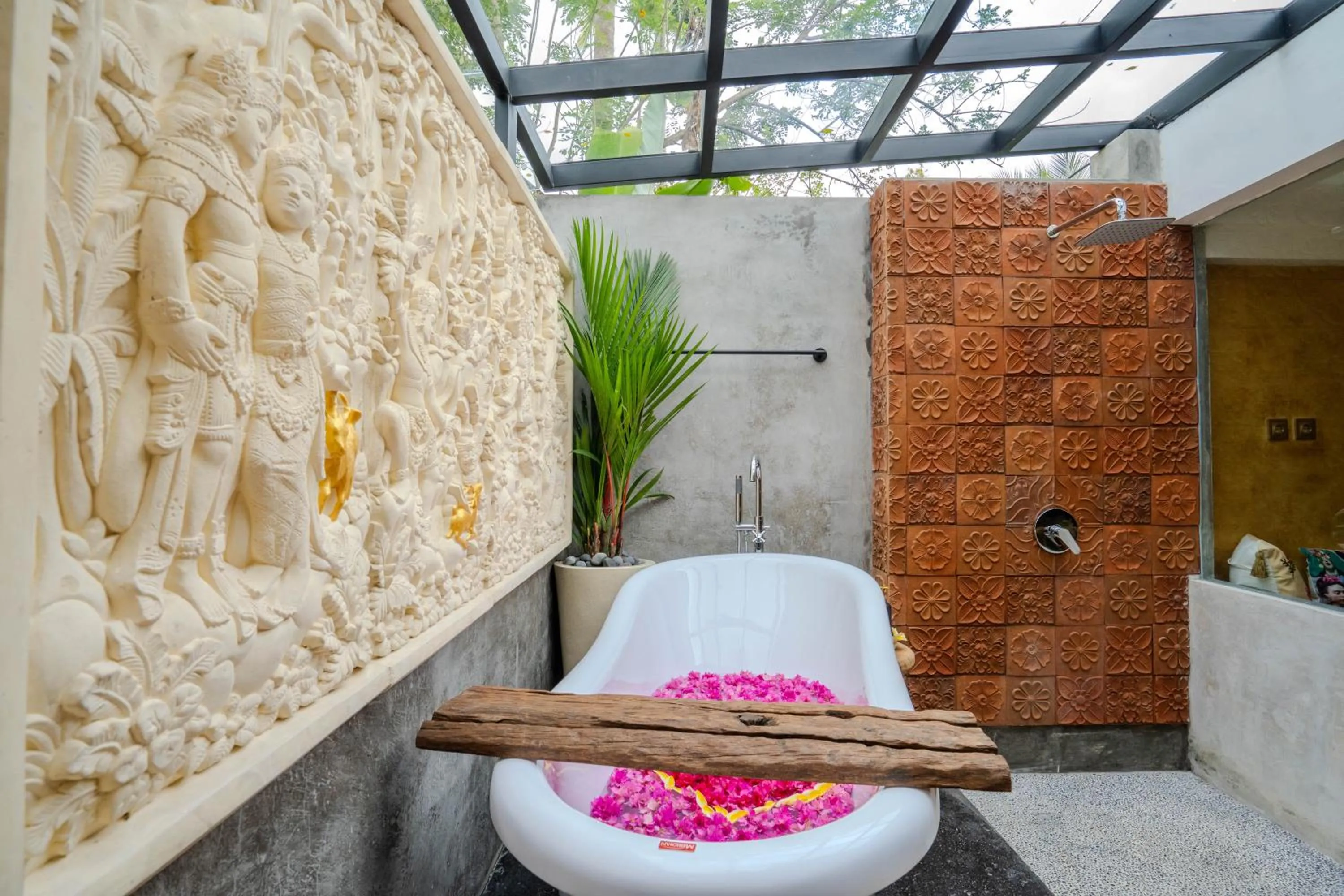 Shower in Imagine Bali