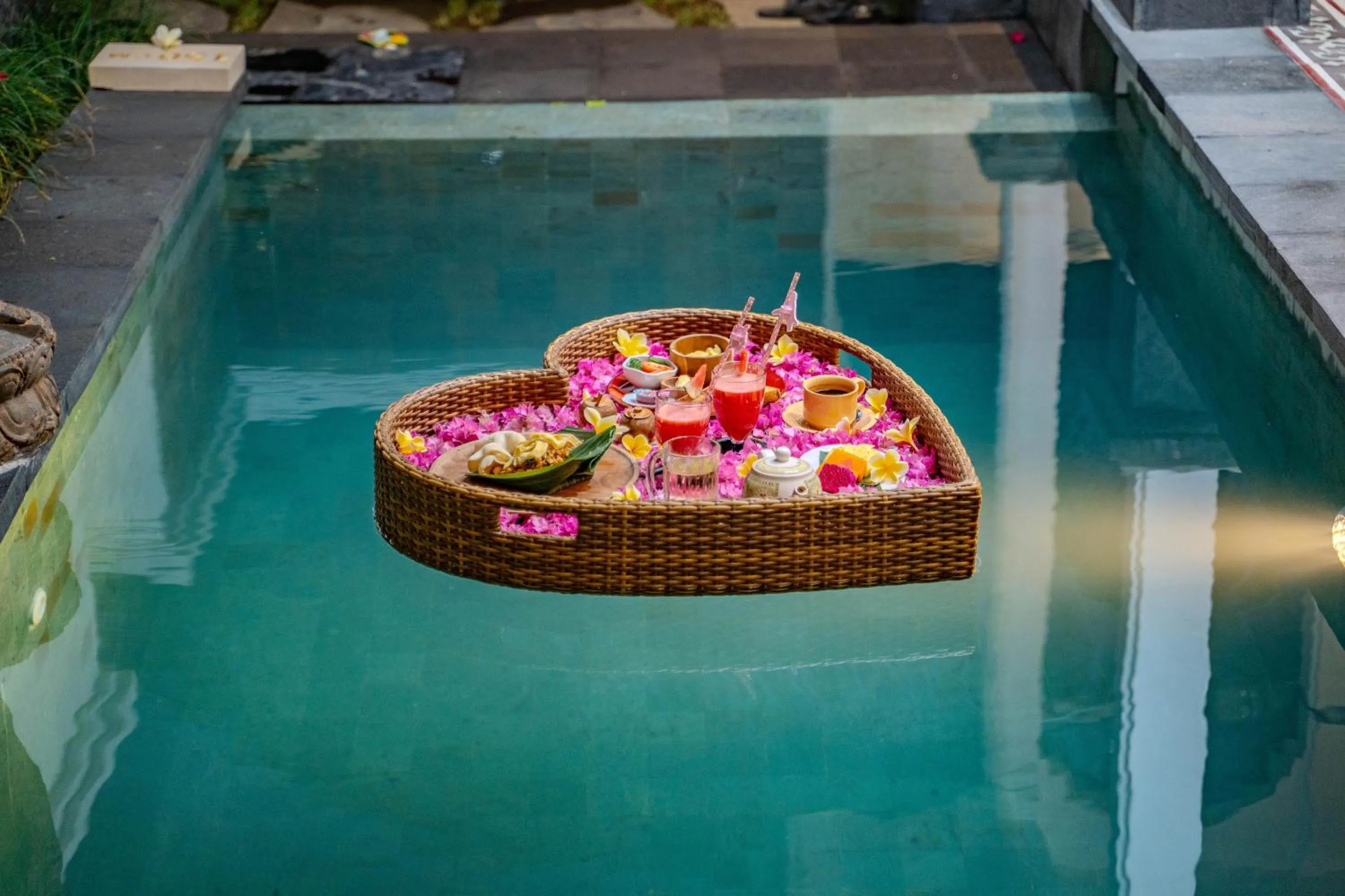 Food and drinks in Imagine Bali