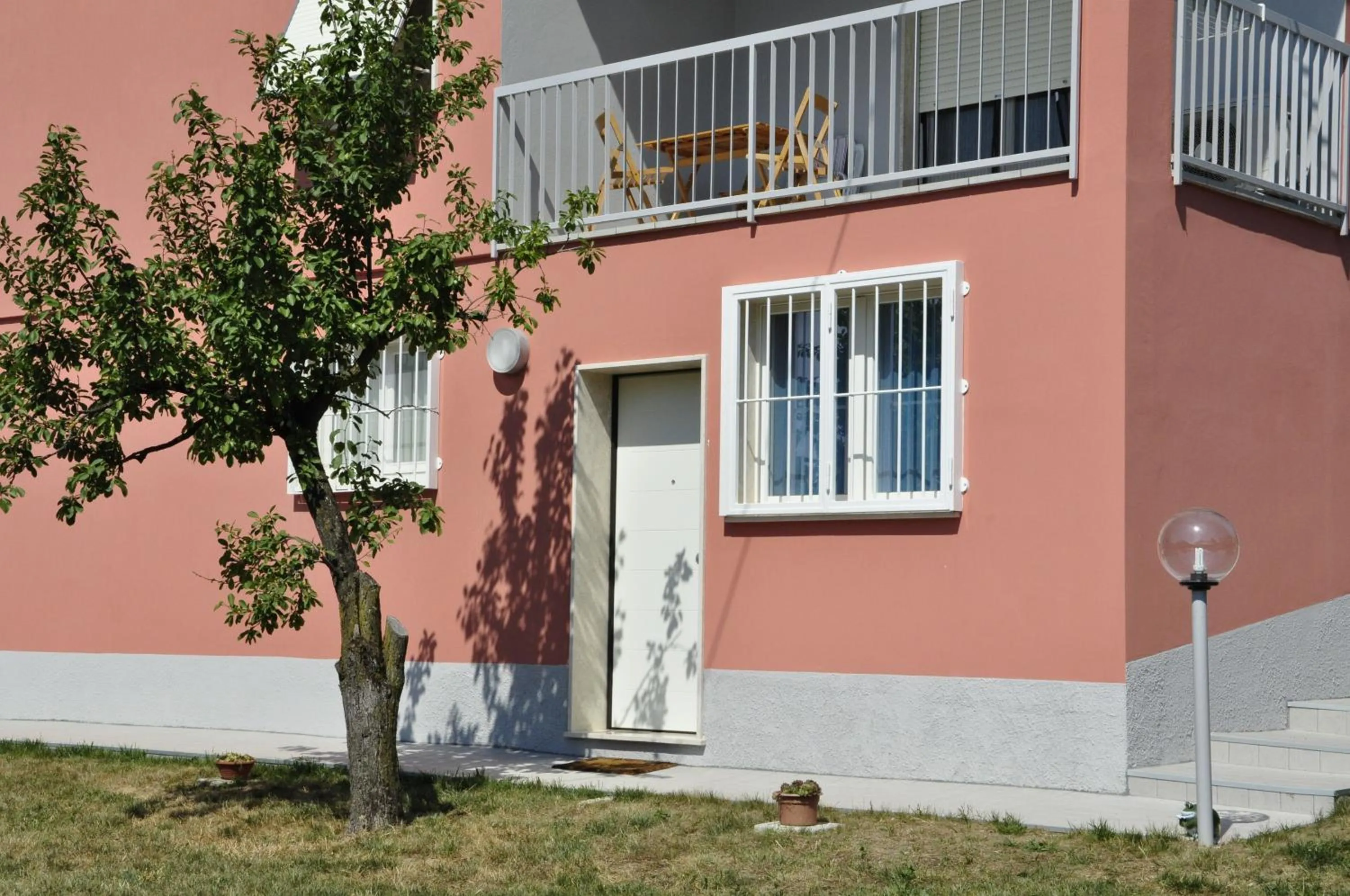 Facade/entrance in La Casa Dei Nonni