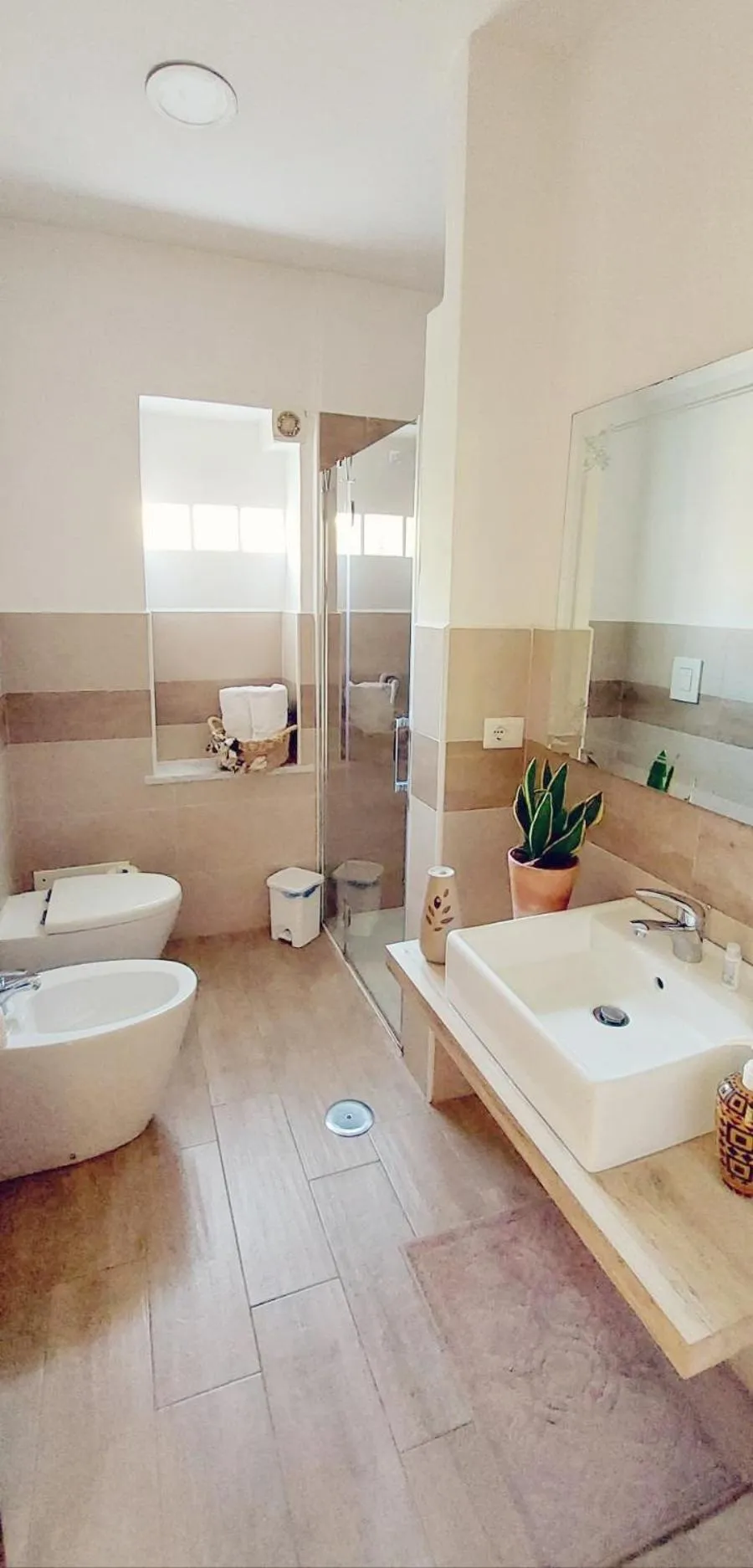 Shower in B&B Maison Blanche