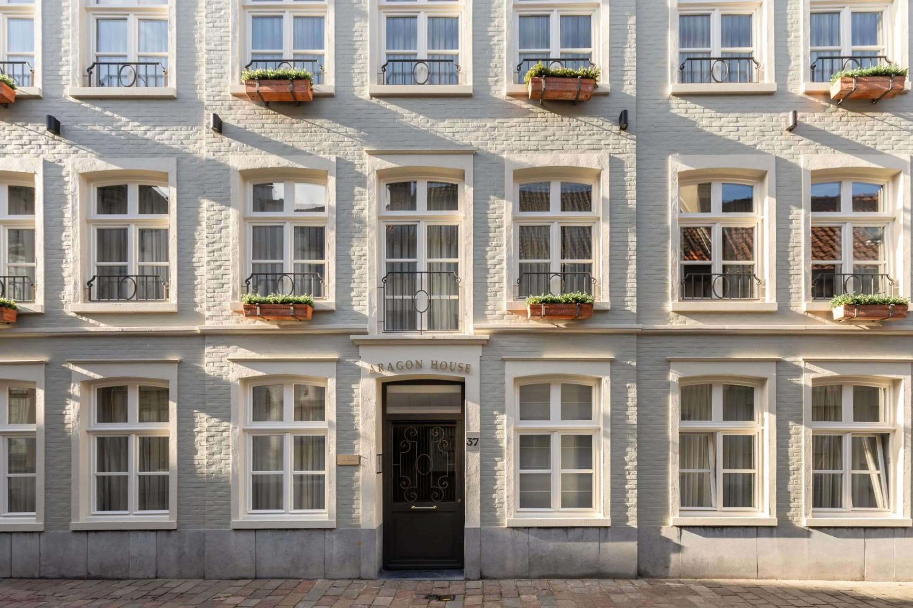 Property building in Hotel Aragon