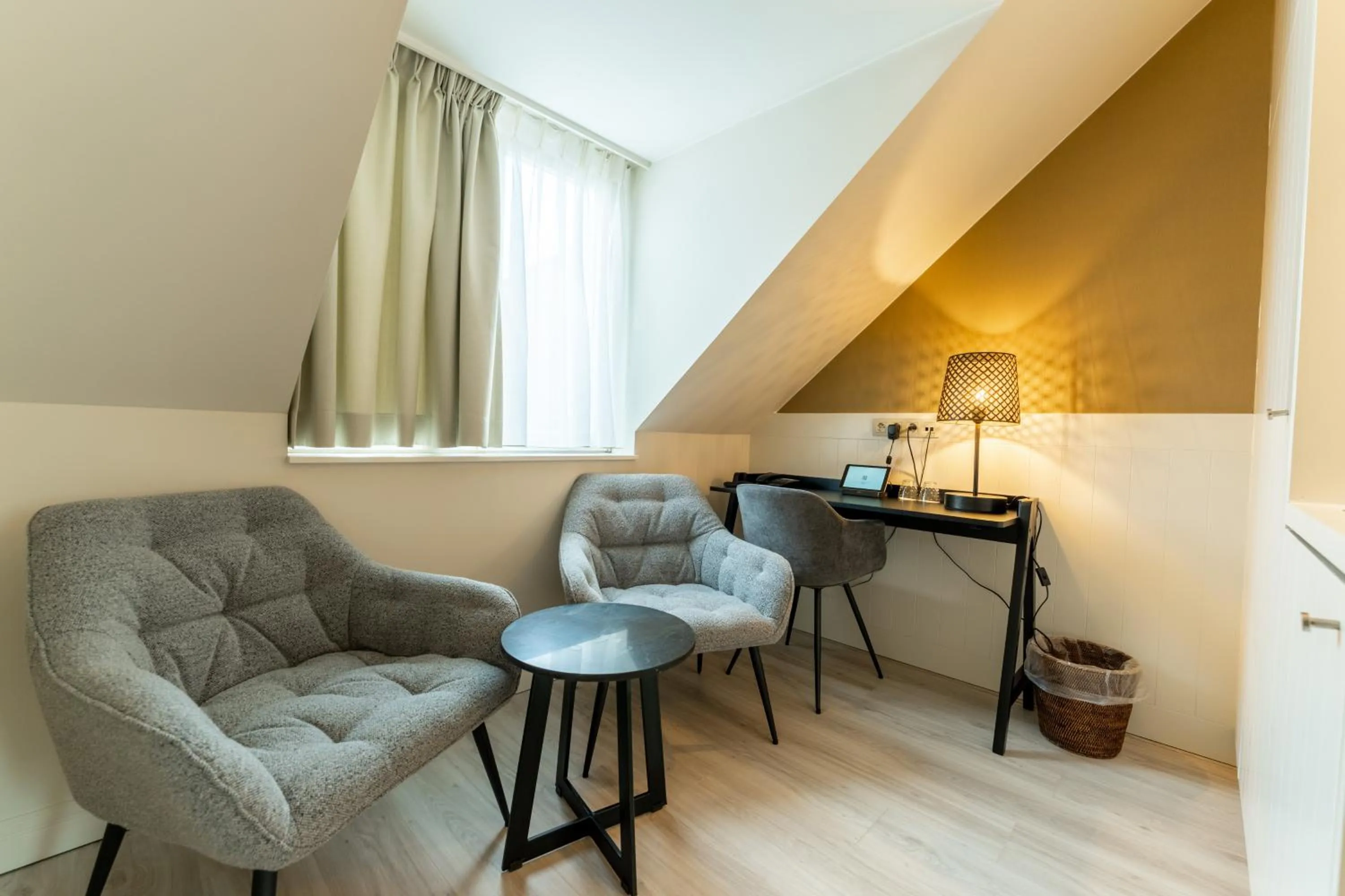 Seating area in Hotel Acacia