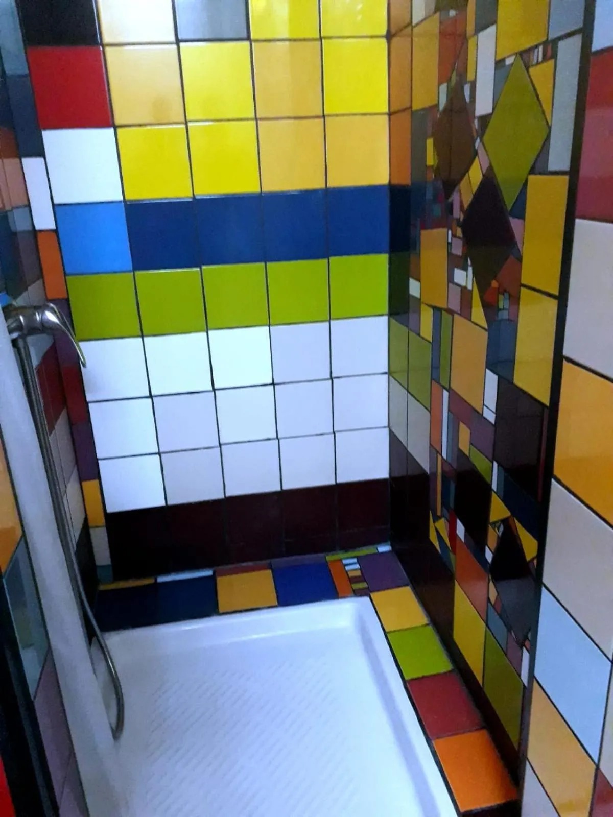 Area and facilities in Family Adams House Hostel