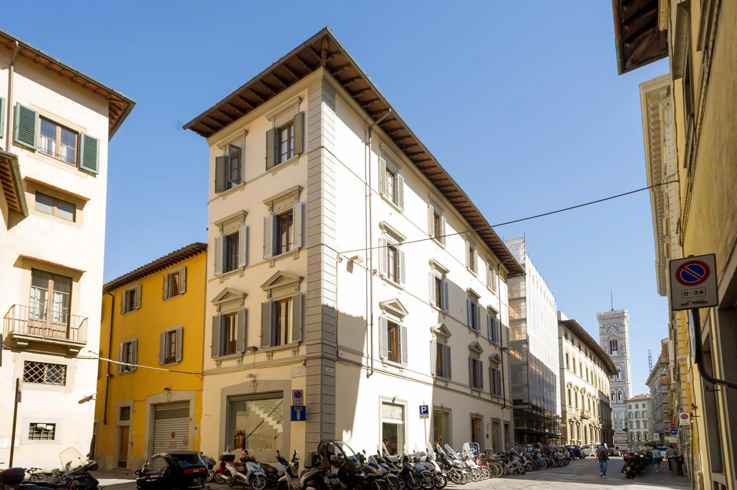 Property building in Arnobio Florence Suites