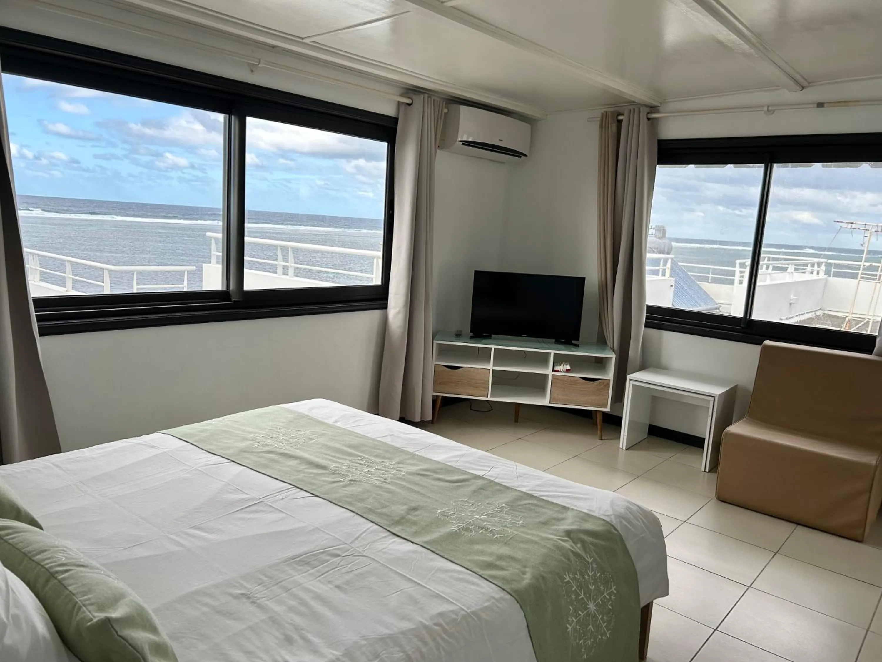 View (from property/room), Bed in Blue Beryl Guest House