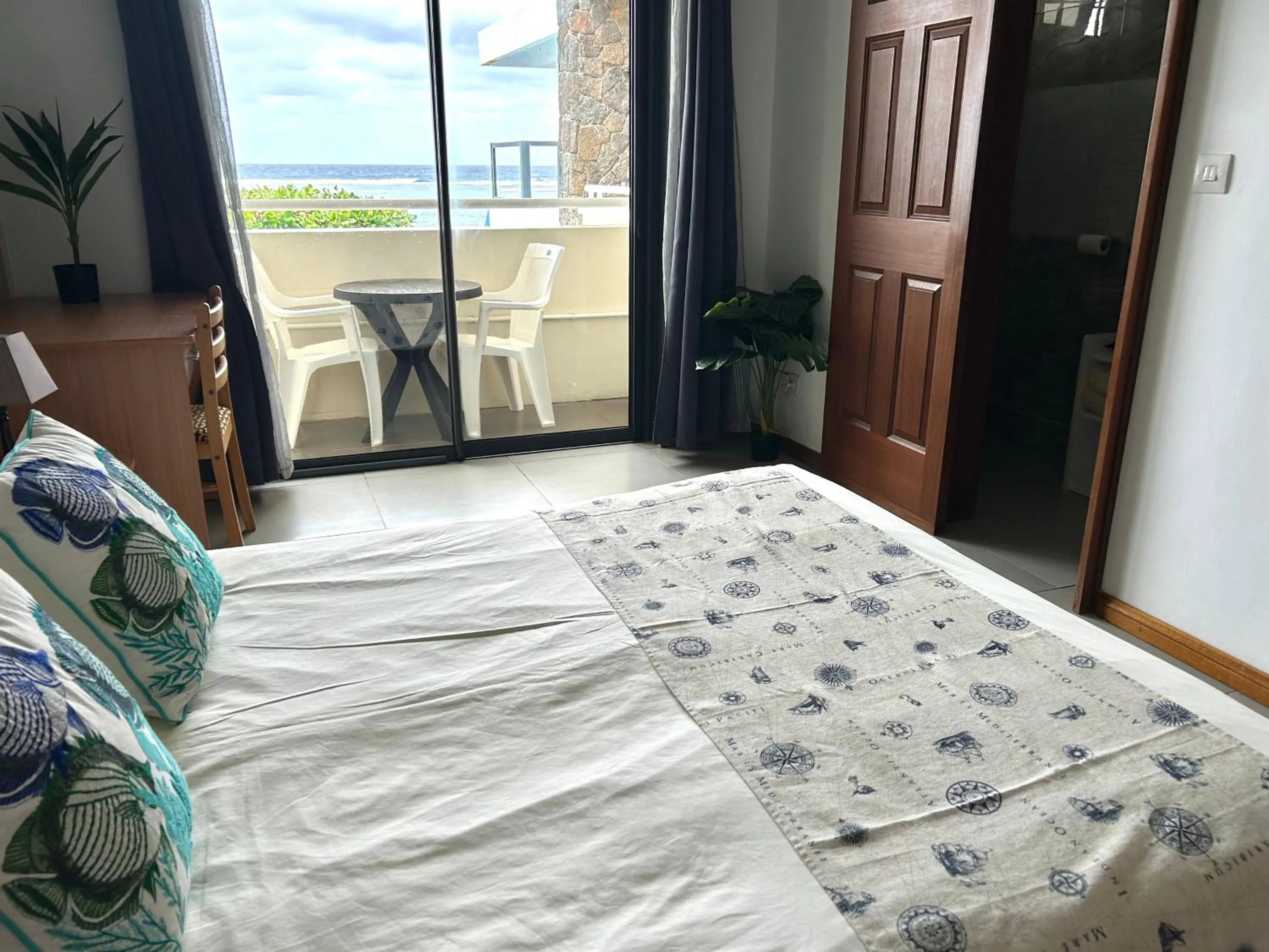 Bedroom, Bed in Blue Beryl Guest House