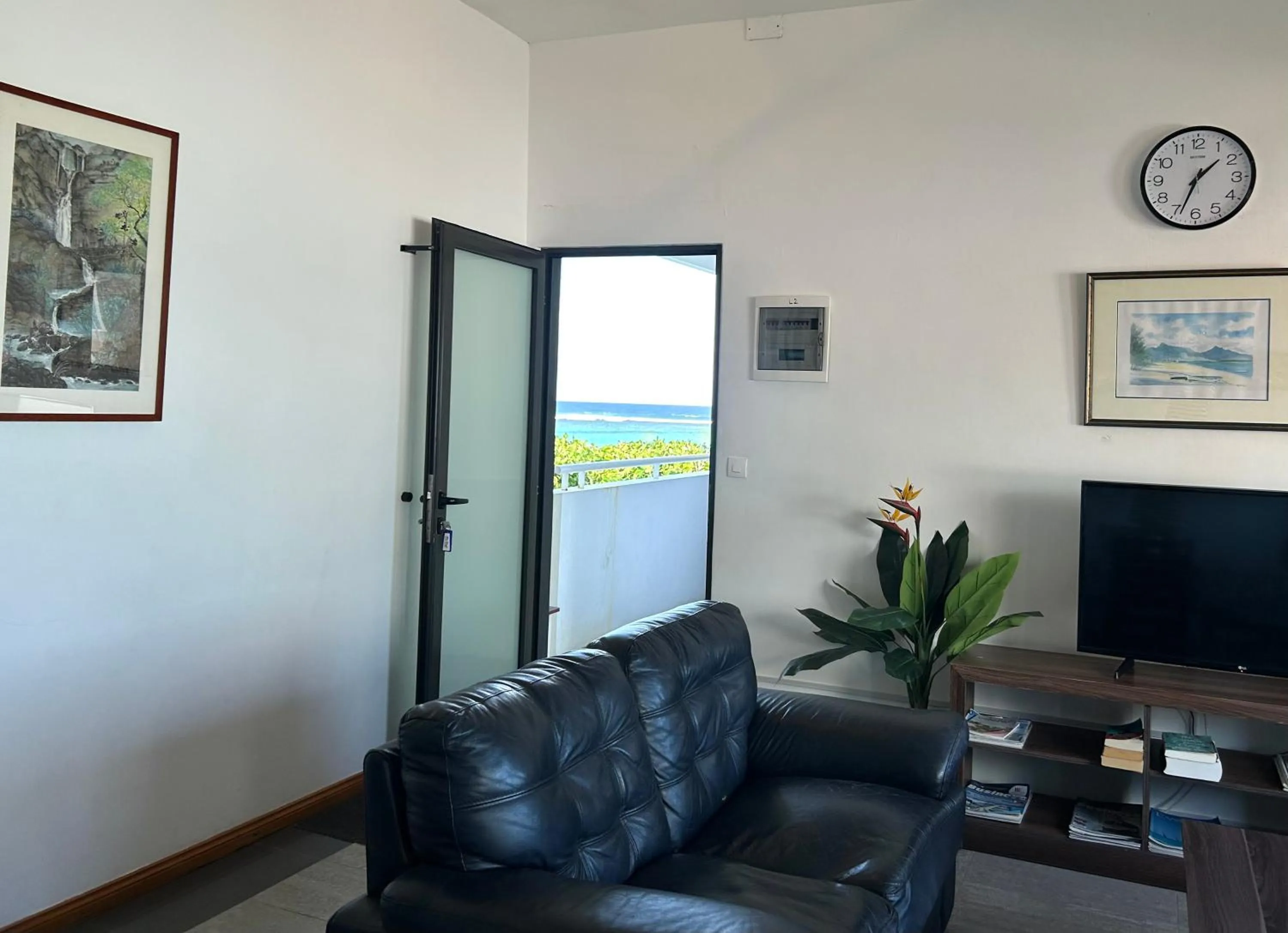 Living room in Blue Beryl Guest House