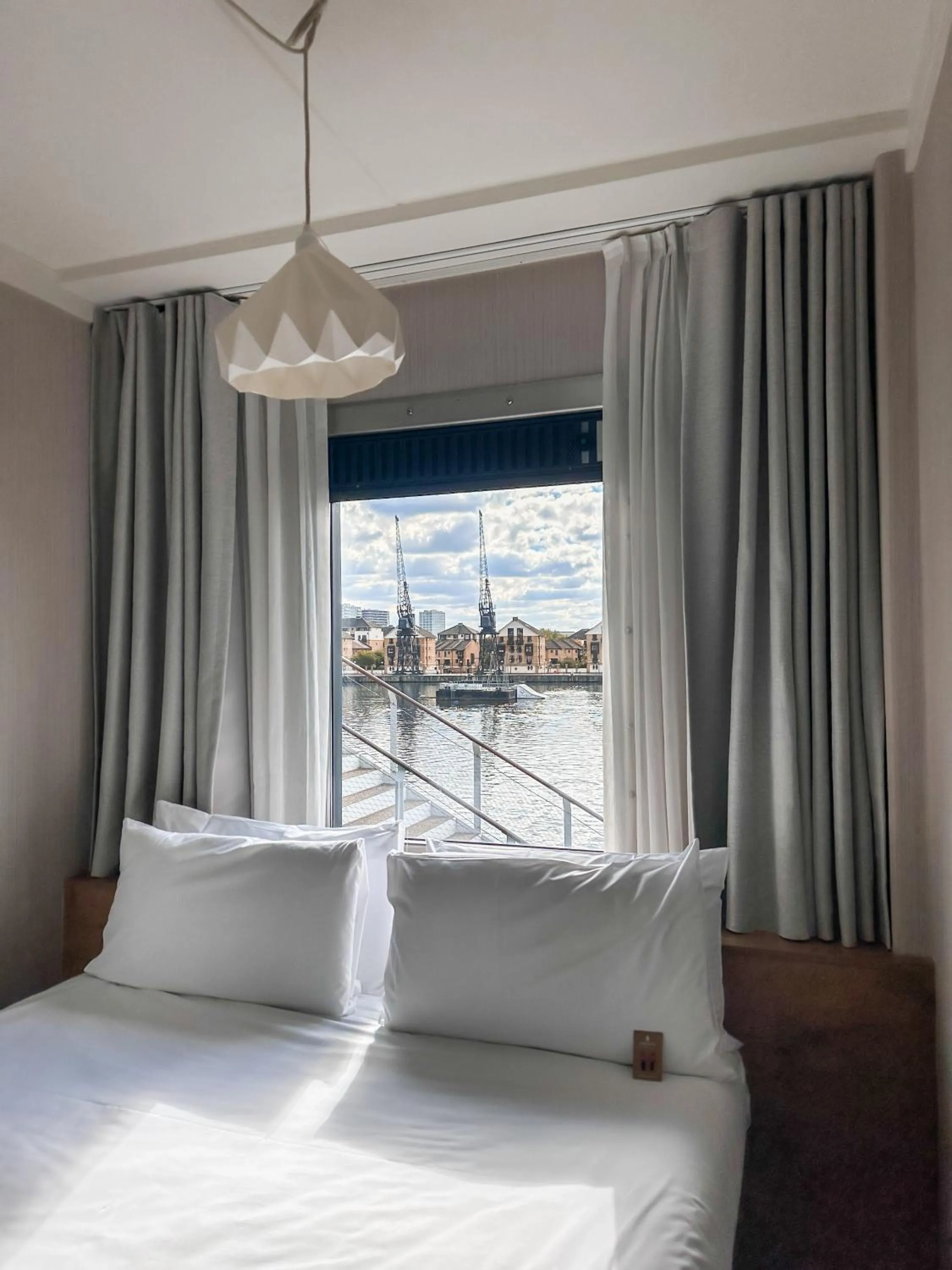 Bed in Good Hotel London