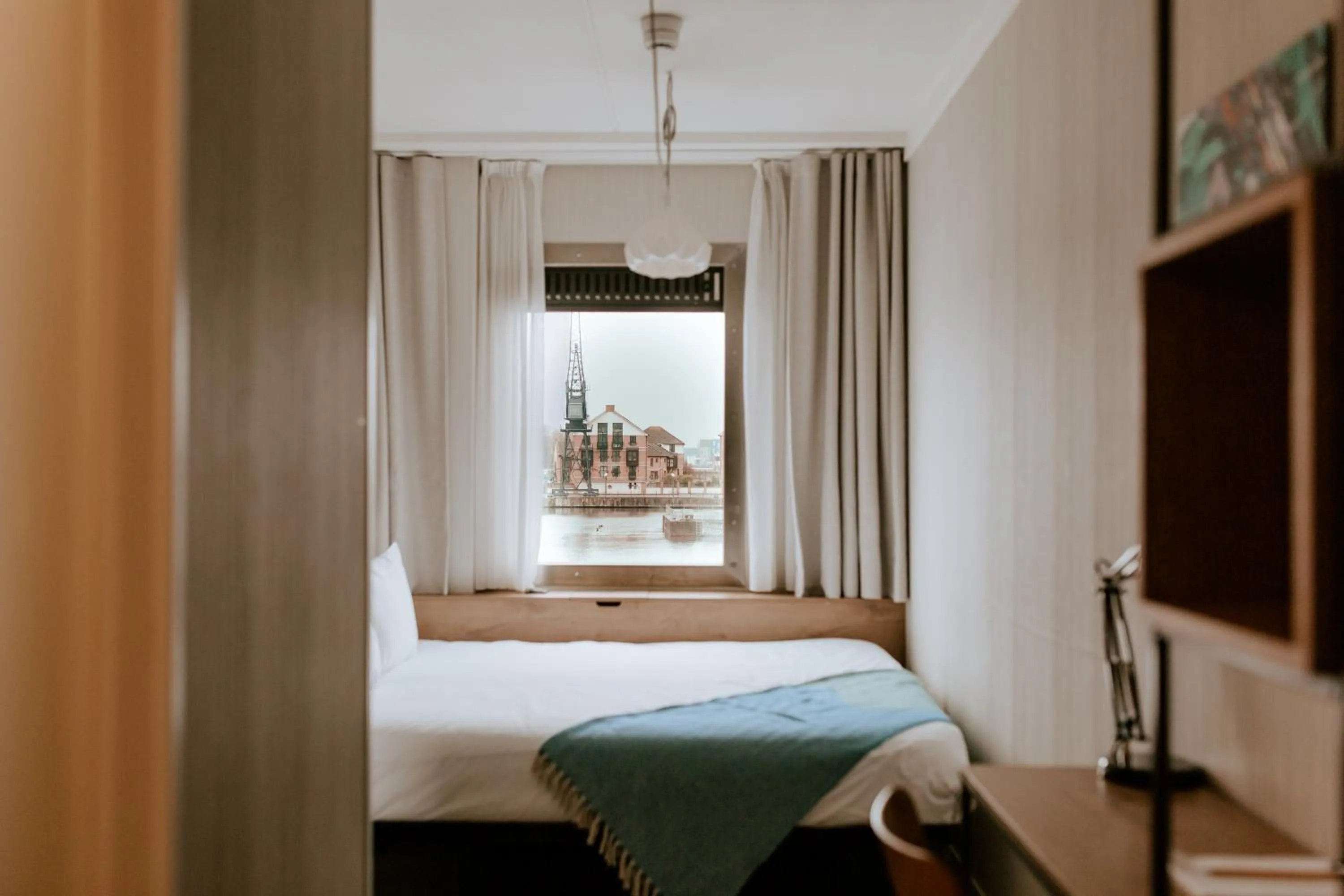 Bedroom, Bed in Good Hotel London