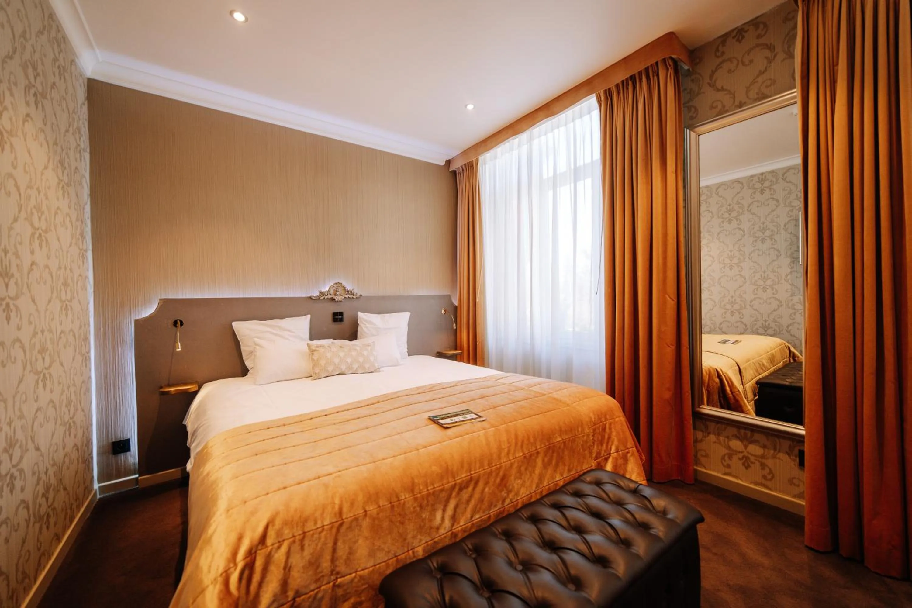 Bedroom, Bed in Le Chateau de Namur