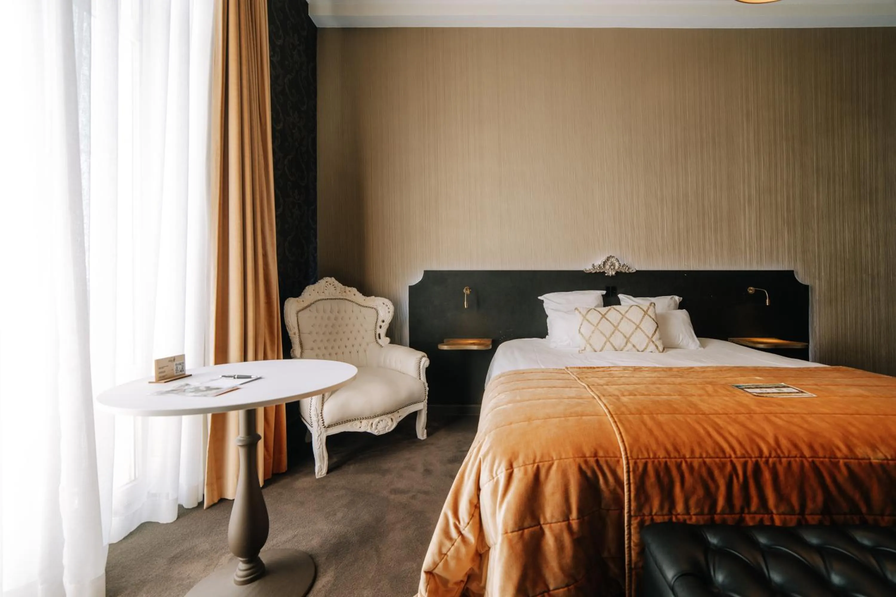 Bedroom, Bed in Le Chateau de Namur