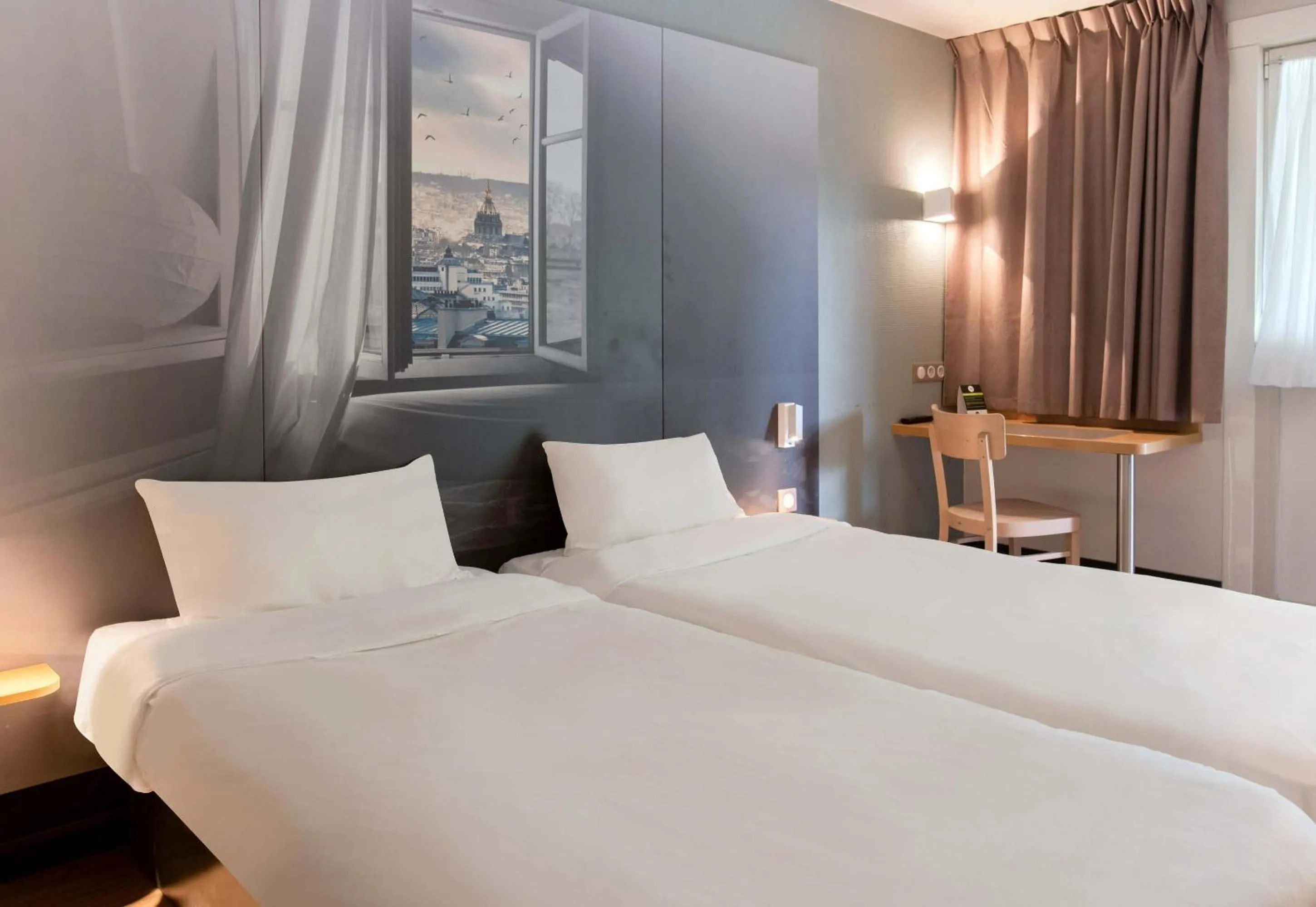 Bedroom, Bed in B&B HOTEL Louveciennes