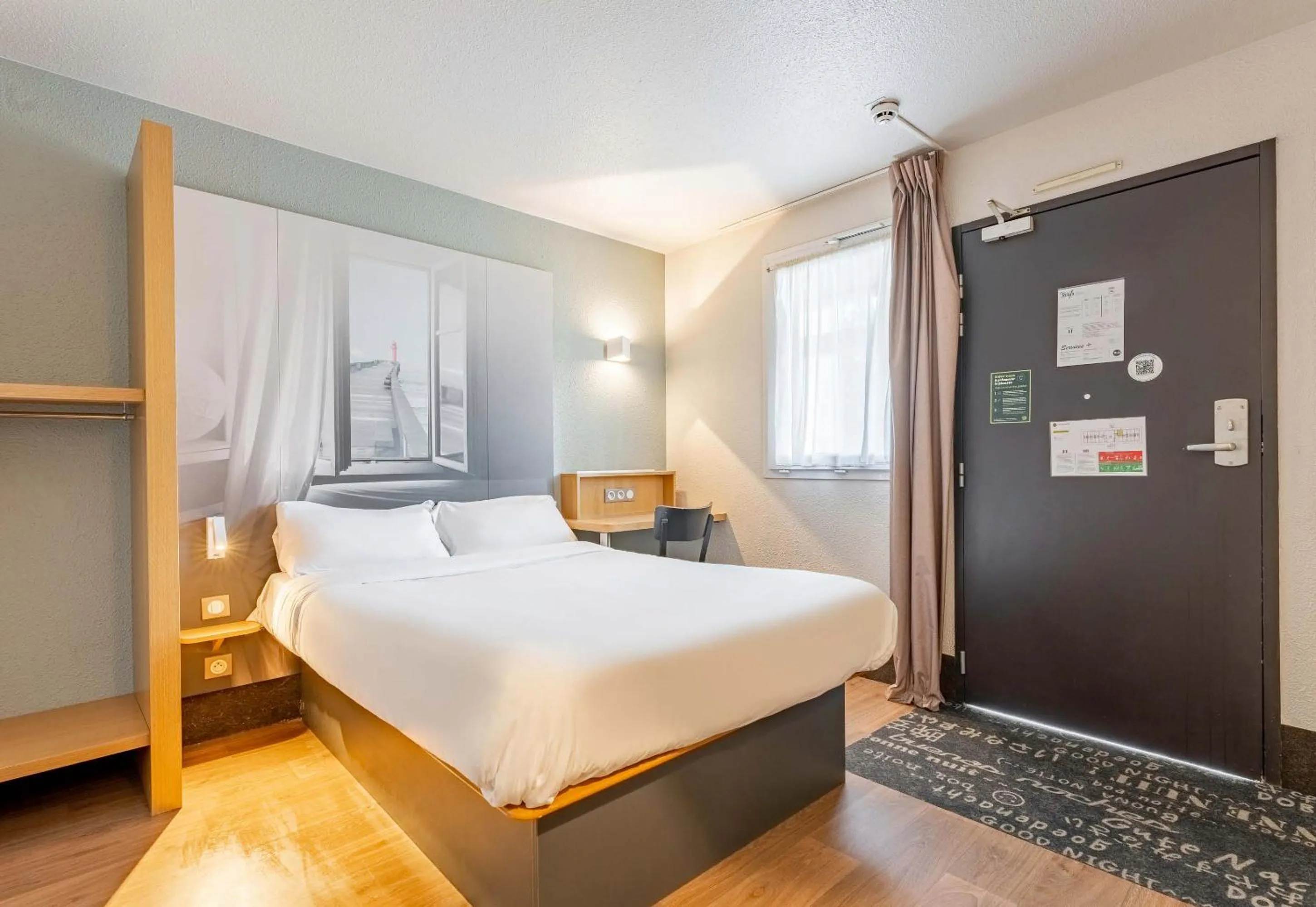 Bedroom, Bed in B&B HOTEL Boulogne-sur-Mer Saint-Martin