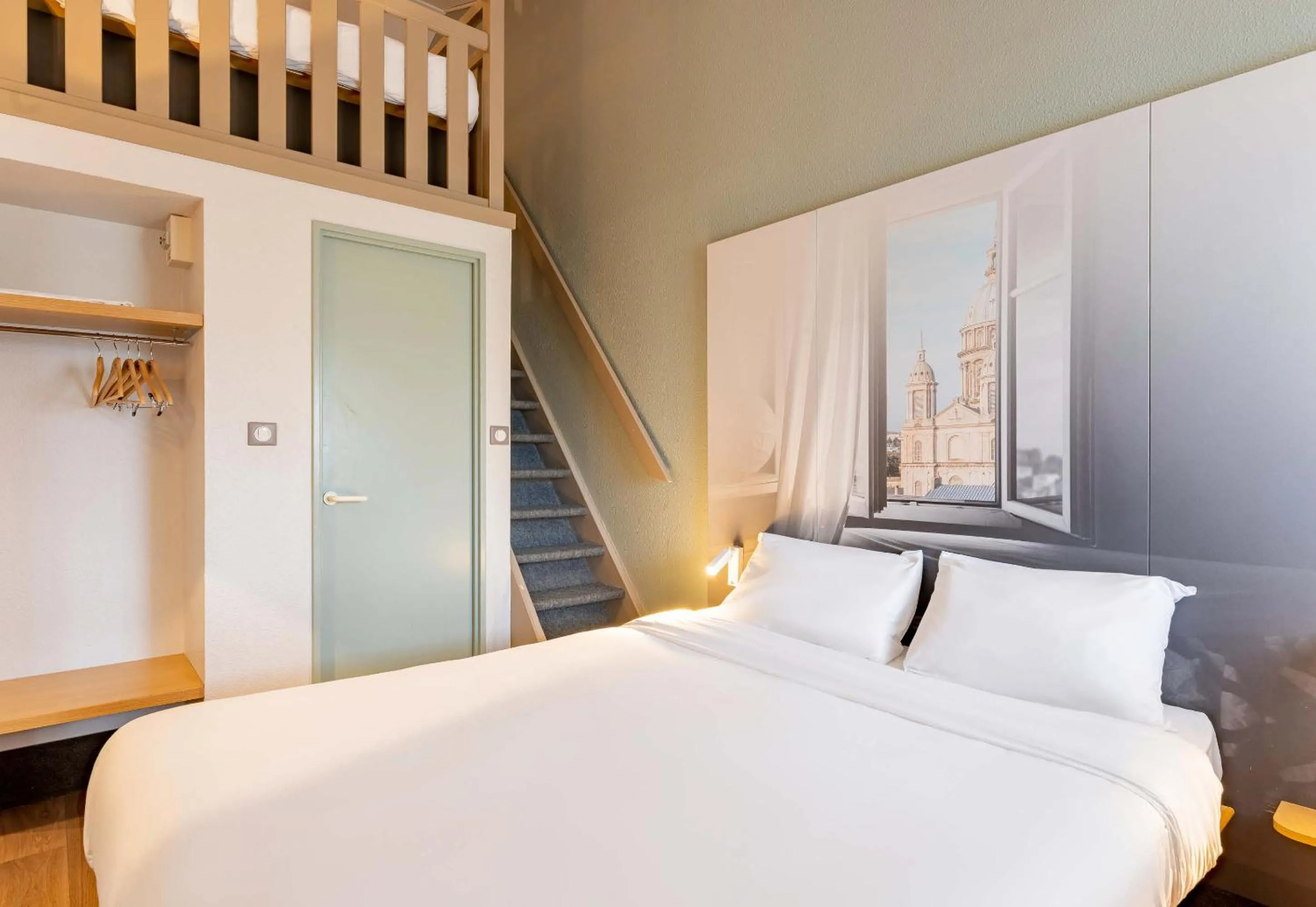 Bedroom, Bed in B&B HOTEL Boulogne-sur-Mer Saint-Martin