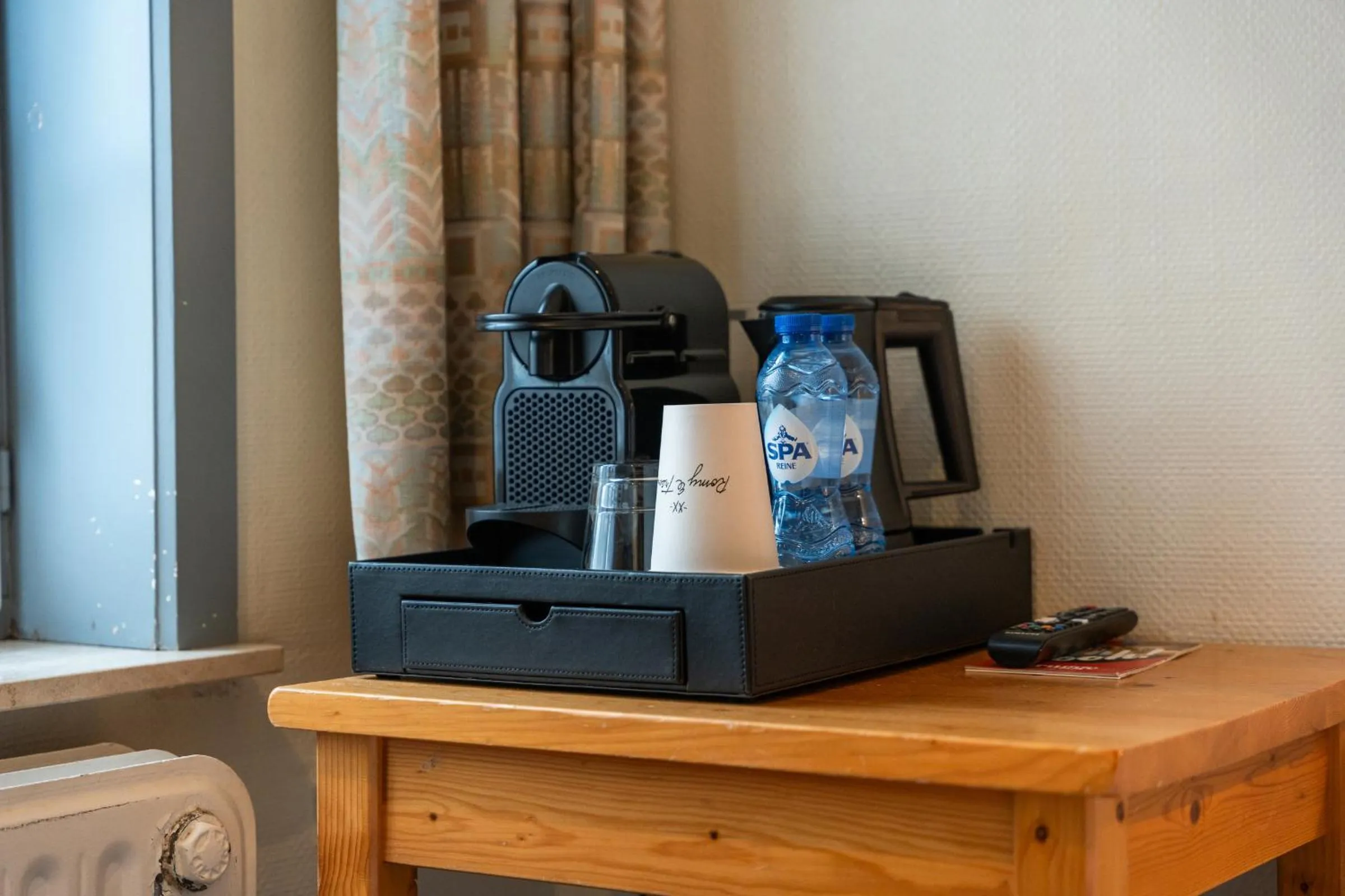 Coffee/tea facilities in Hotel de Pauw