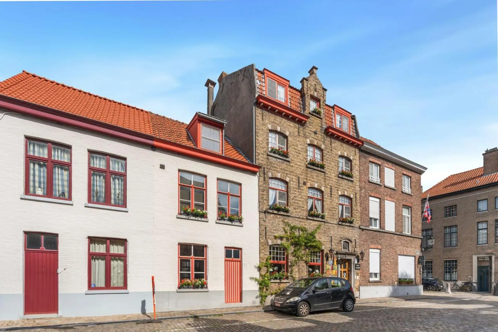 Facade/entrance, Property Building in Hotel de Pauw