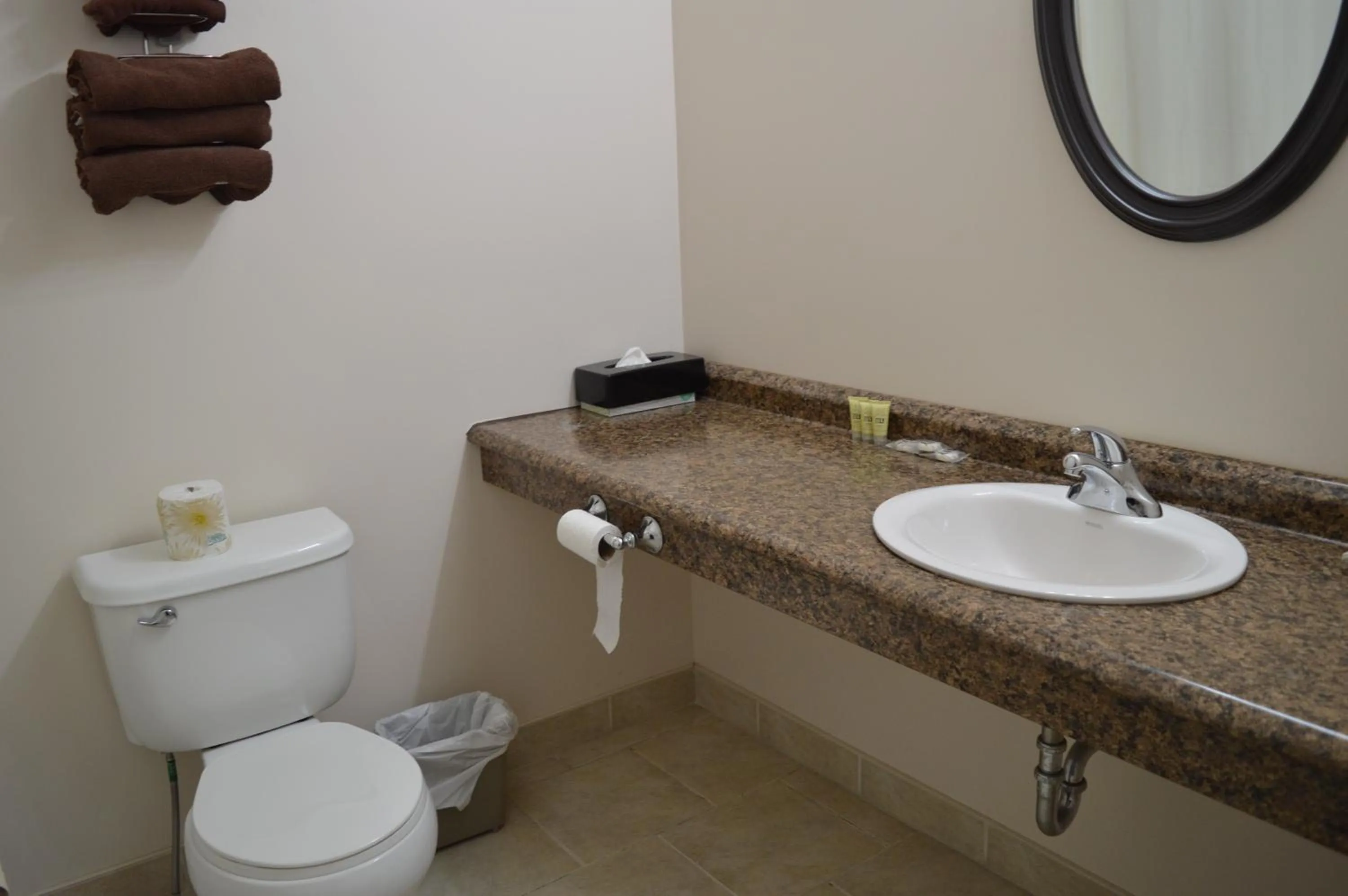 Auberge MacDonald Guest Inn