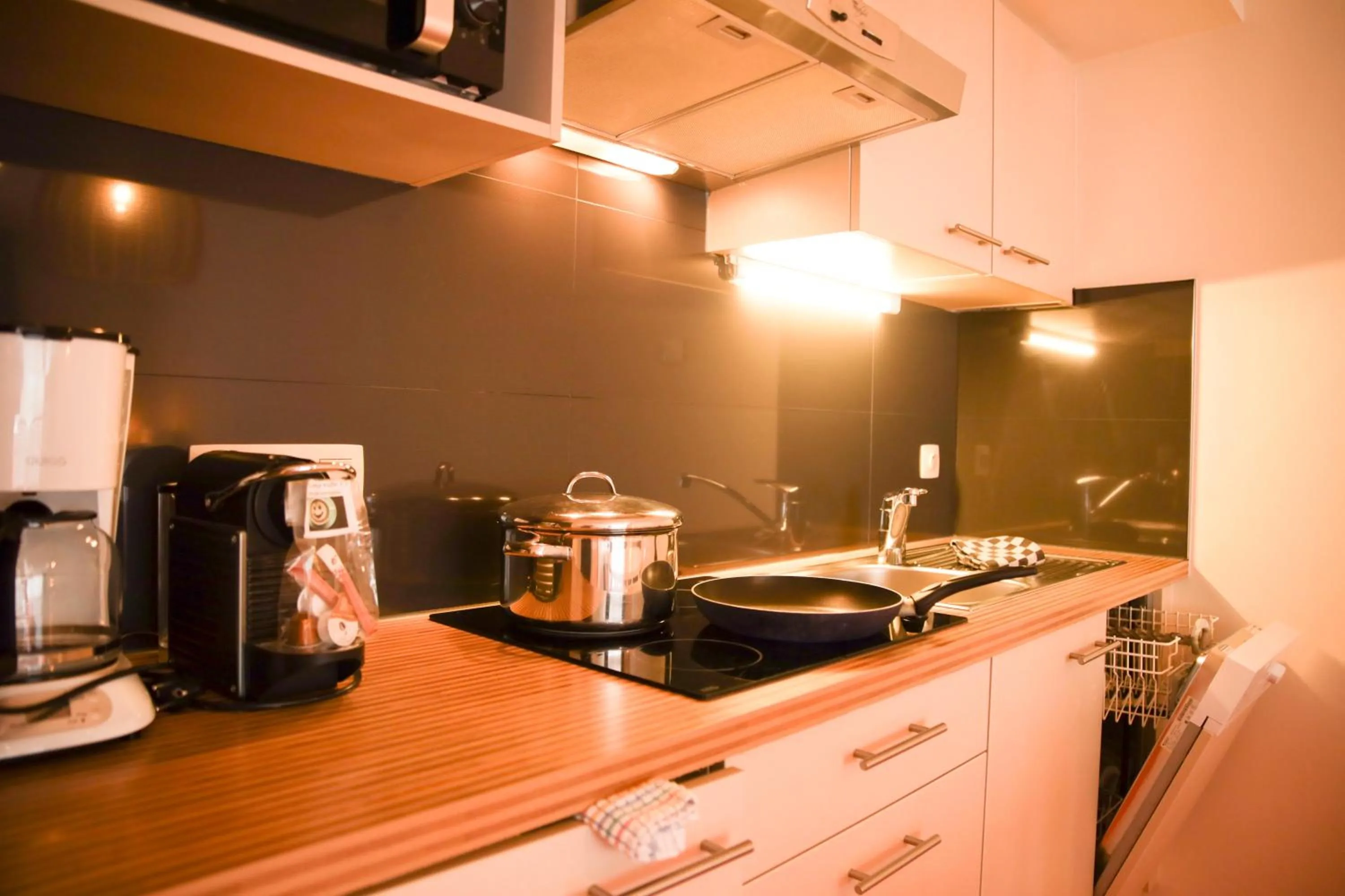 Coffee/tea facilities in Alfa Inn