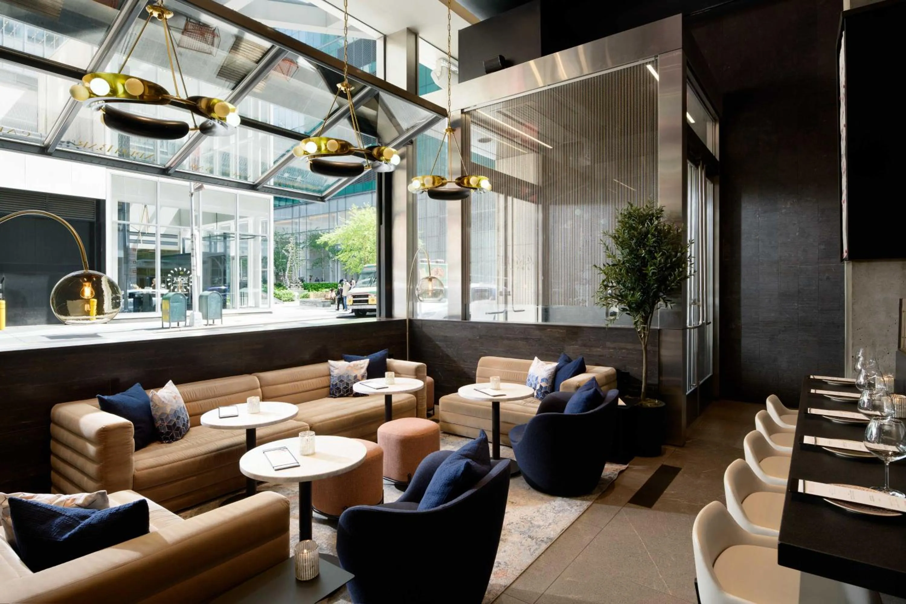 Restaurant/places to eat in LUMA Hotel - Times Square