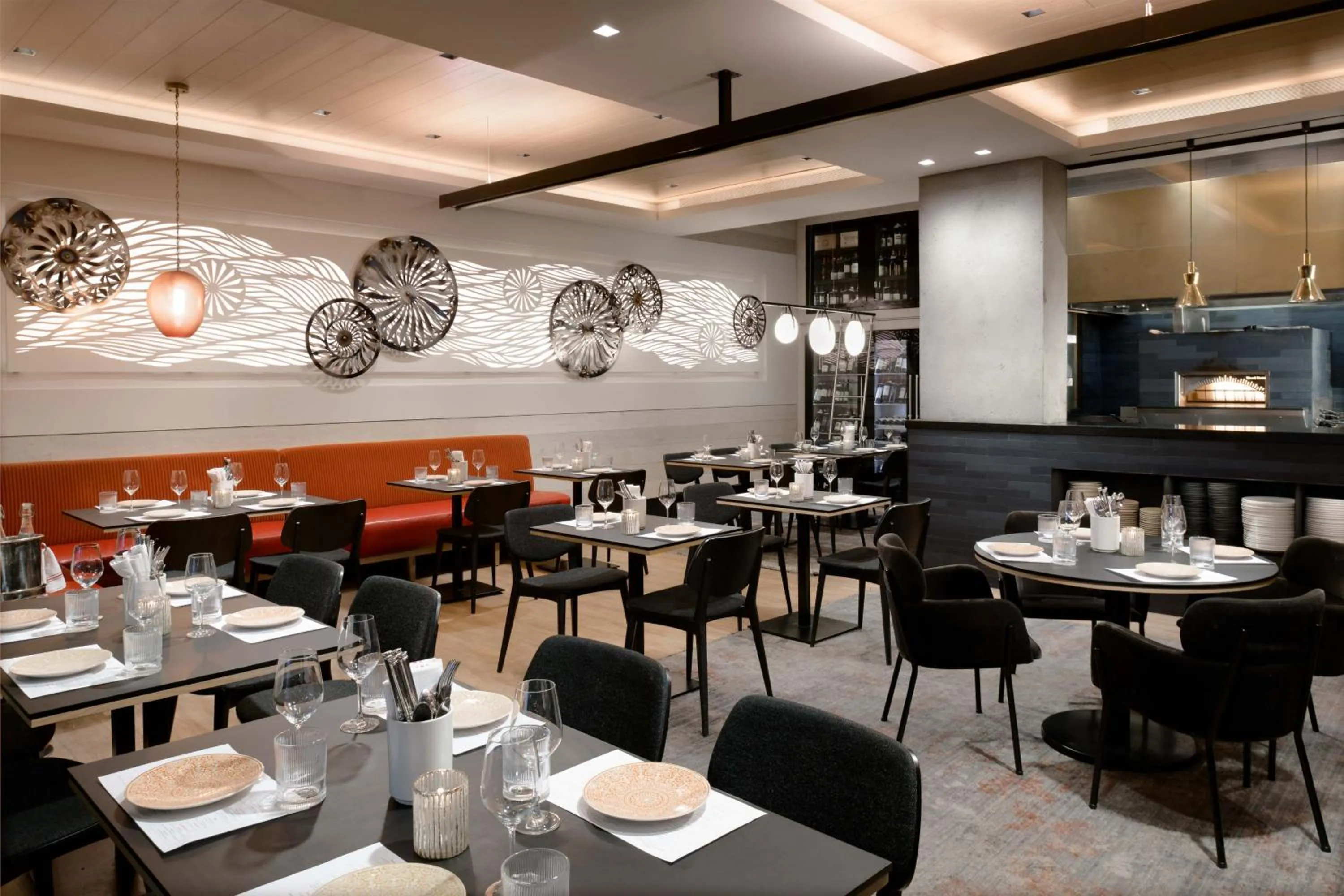 Restaurant/places to eat in LUMA Hotel - Times Square