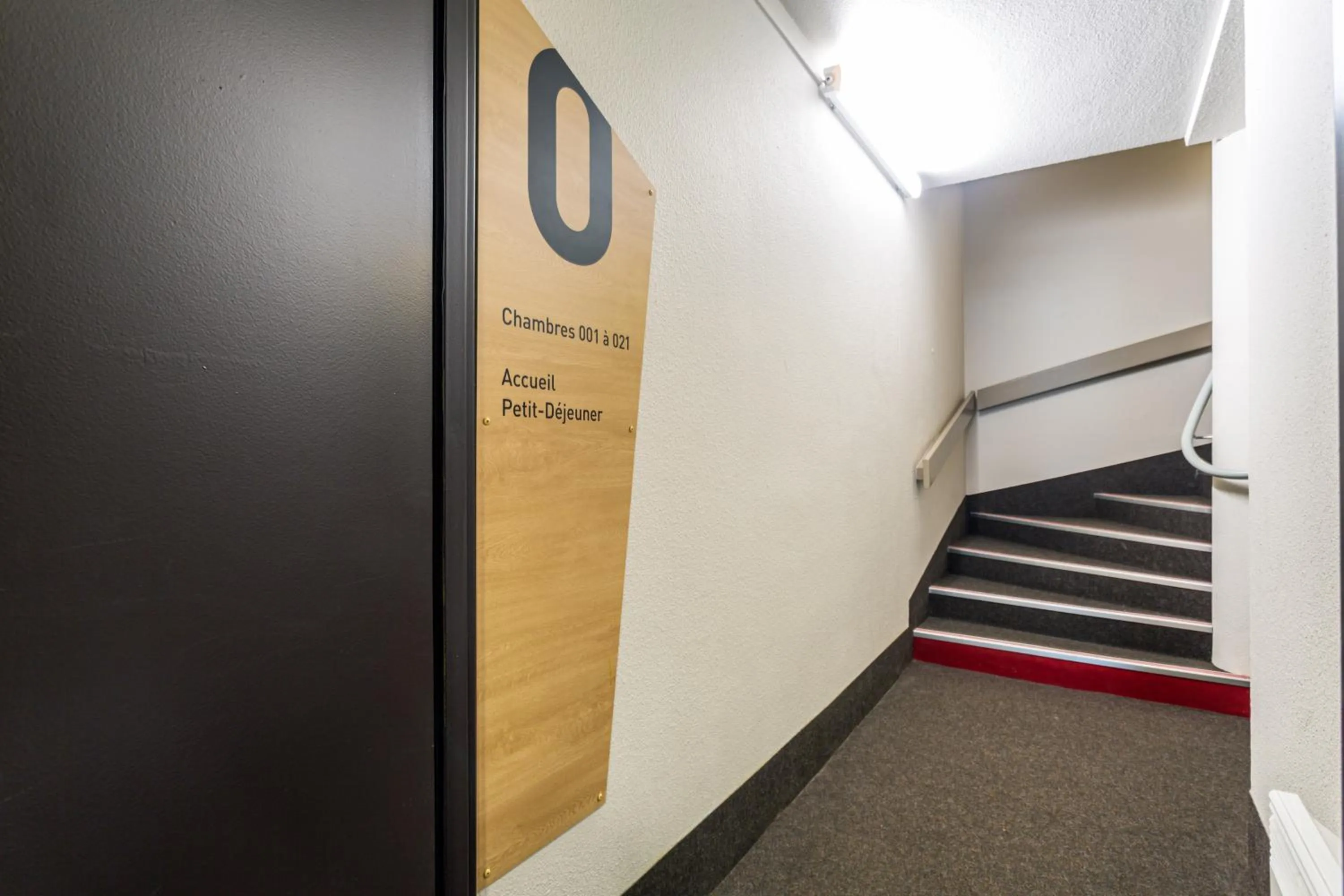 Area and facilities in B&B HOTEL Metz Semécourt