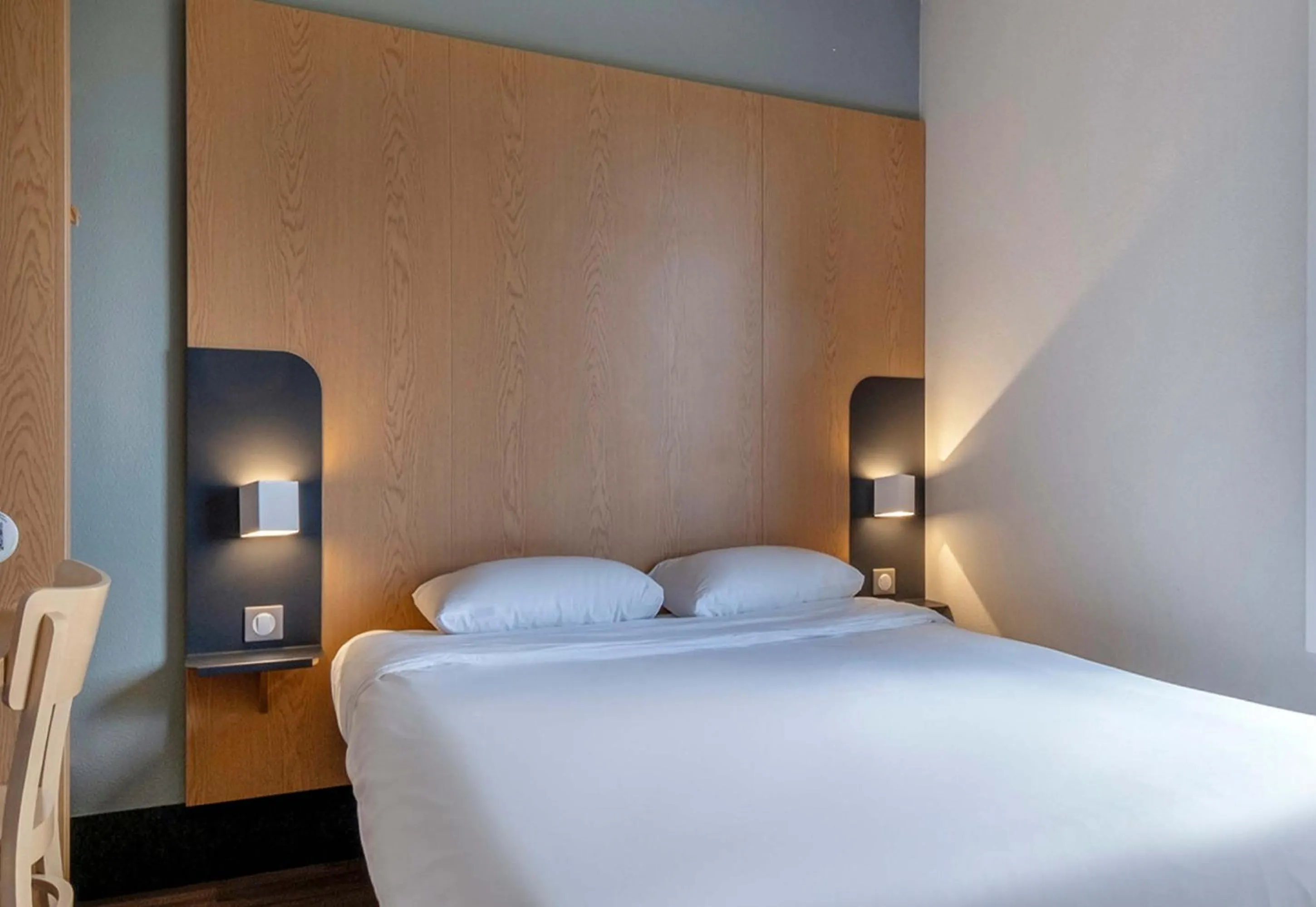 Bedroom, Bed in B&B HOTEL Royan La Palmyre