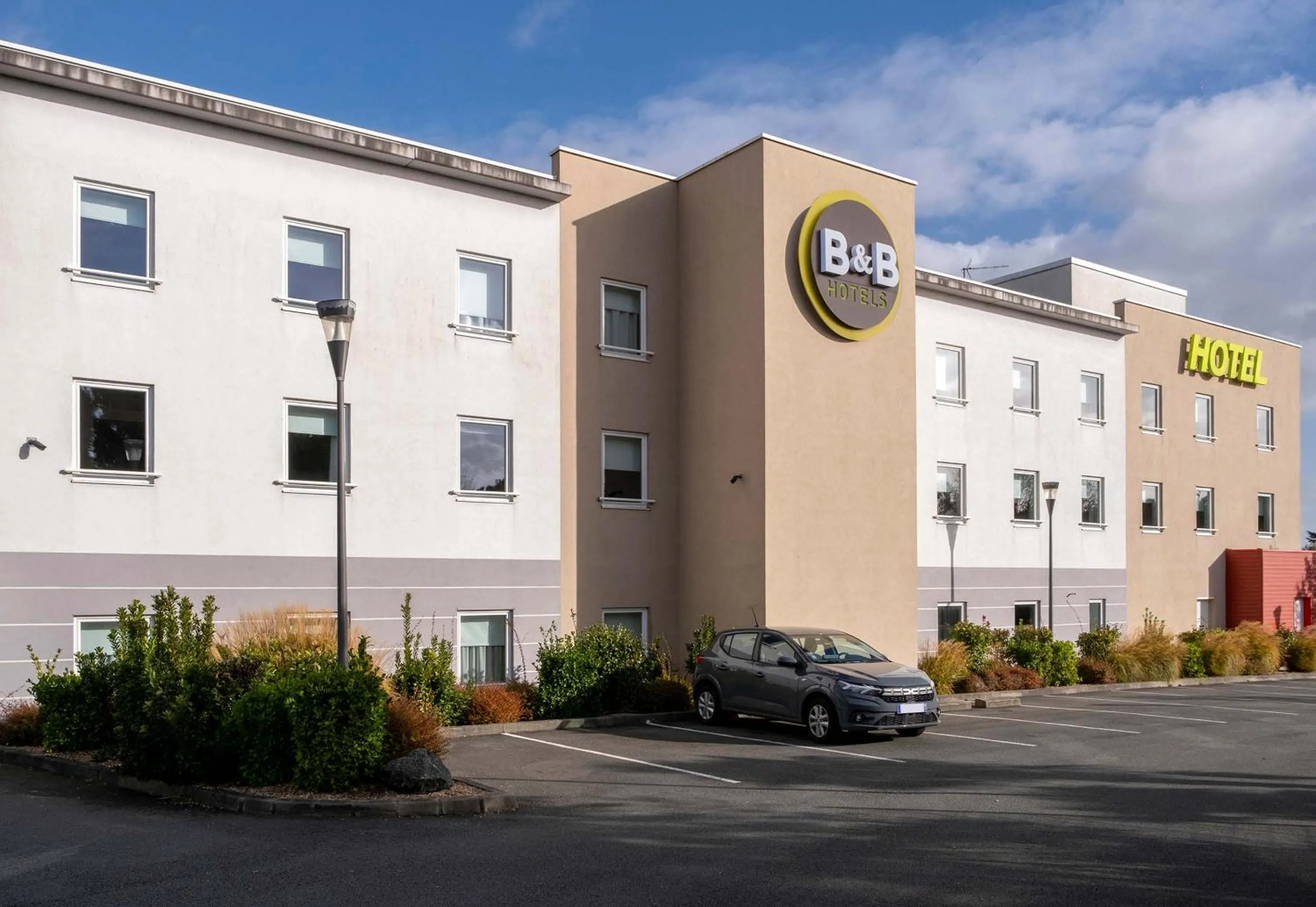 Property building in B&B HOTEL Royan La Palmyre