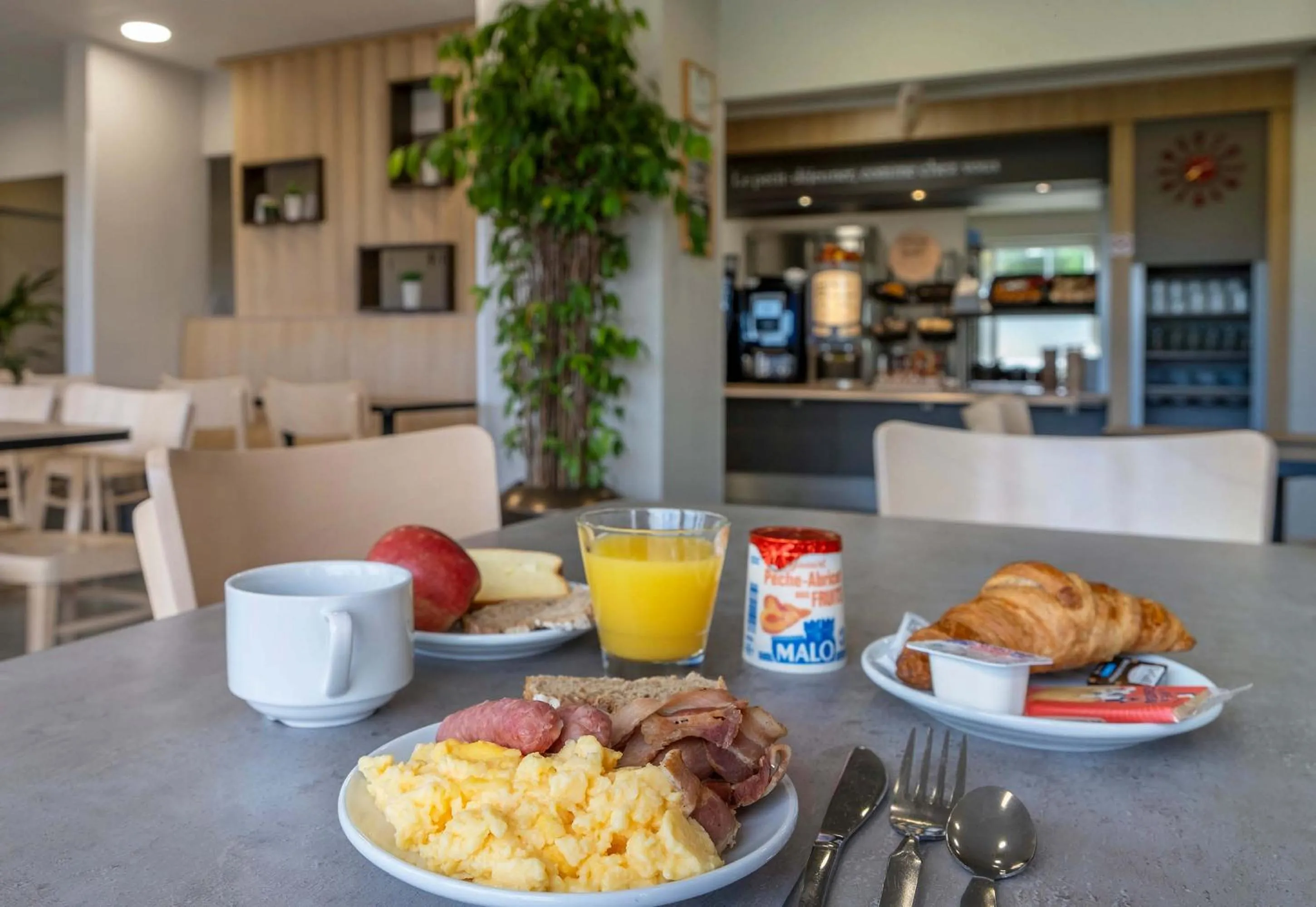 Breakfast in B&B HOTEL Royan La Palmyre