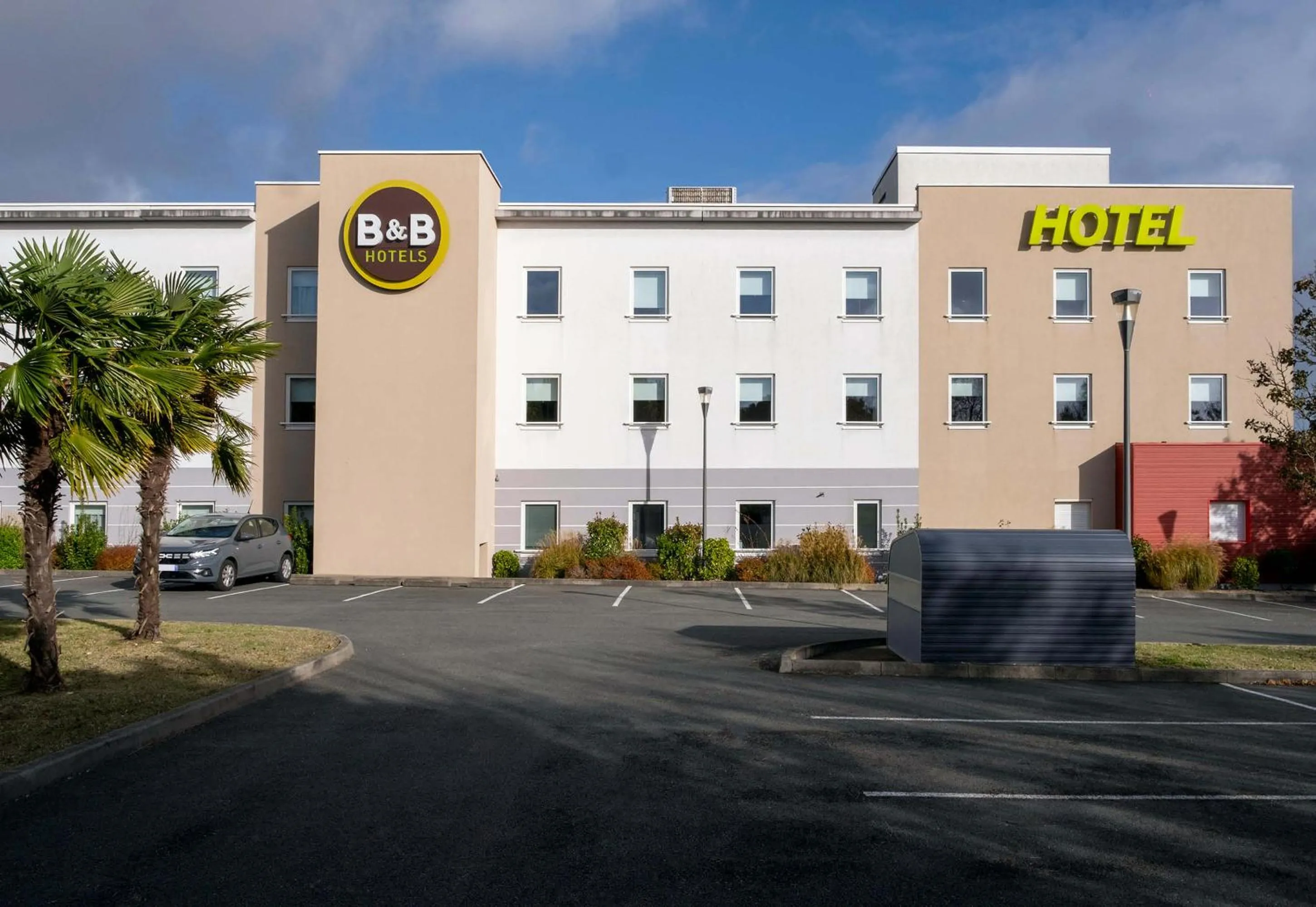 Property building in B&B HOTEL Royan La Palmyre