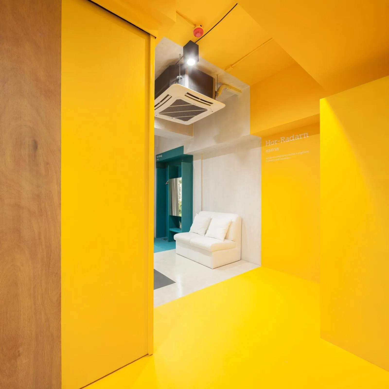 TV and multimedia in BoB Hostel บ็อบโฮสเทล