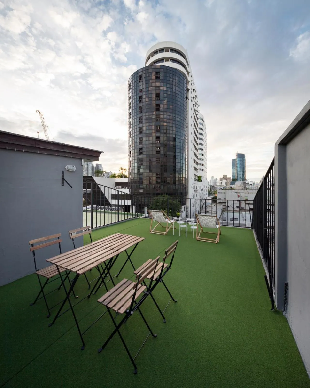 Balcony/Terrace in BoB Hostel บ็อบโฮสเทล