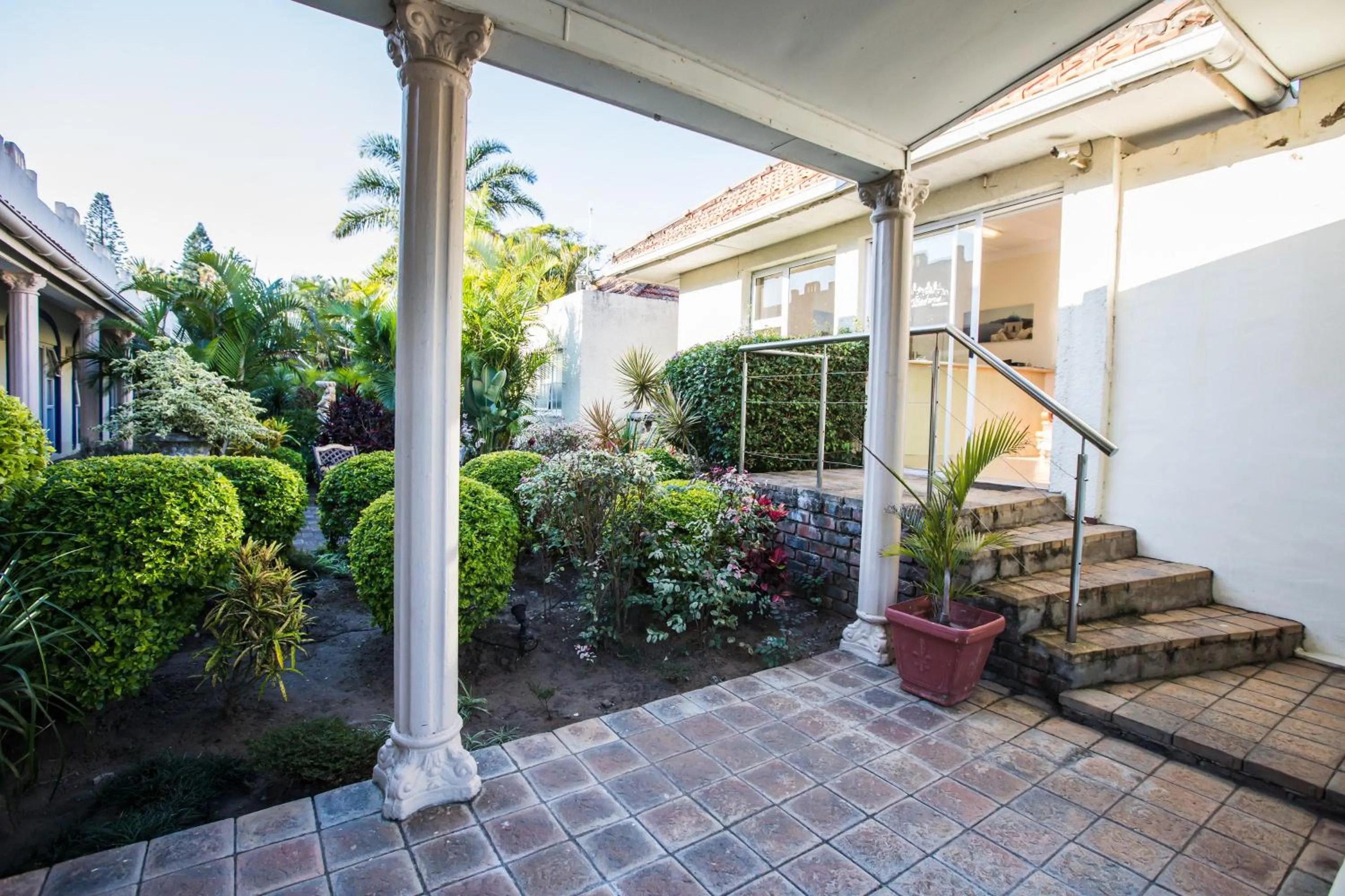 Facade/entrance in Santorini Guesthouse