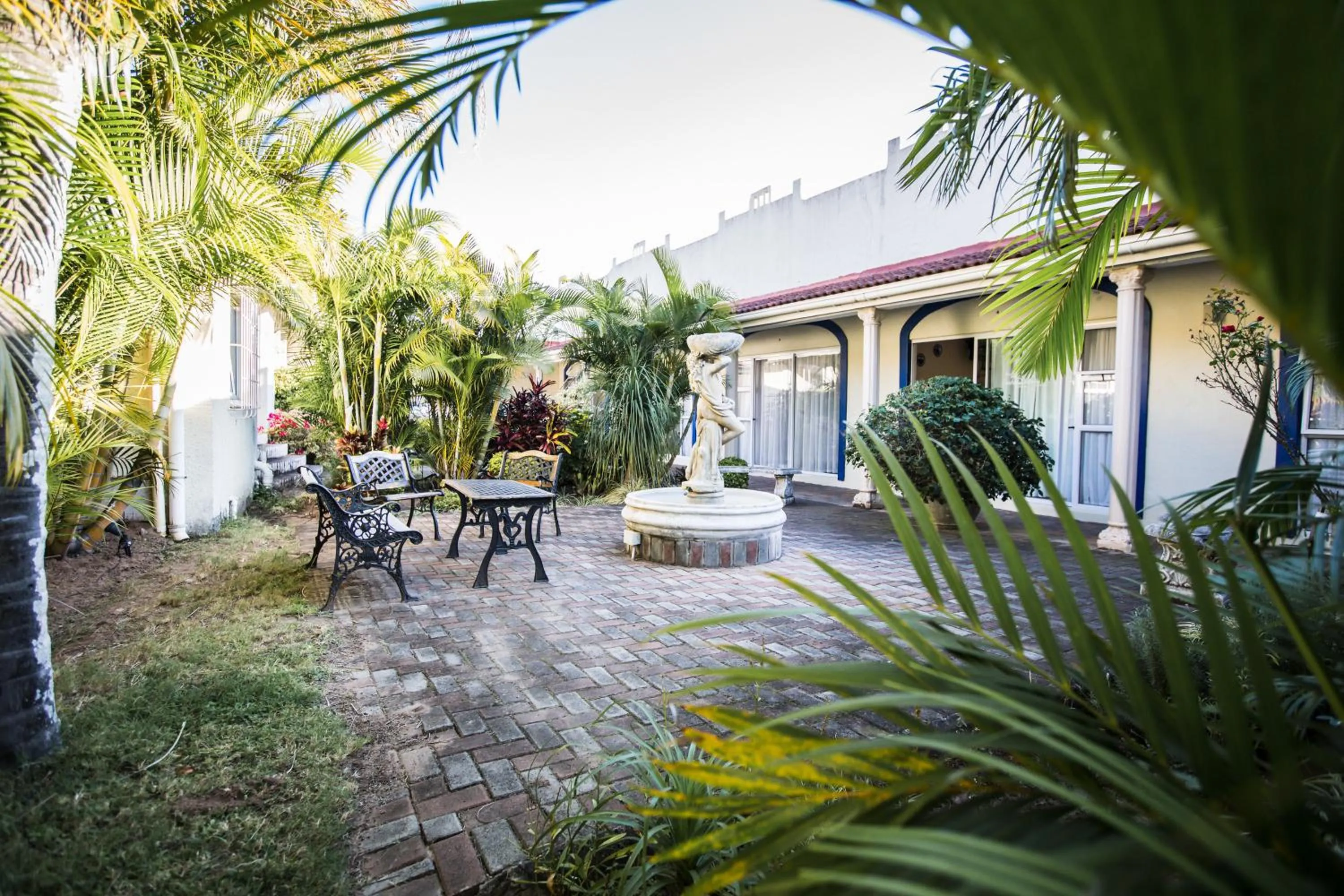 Garden in Santorini Guesthouse