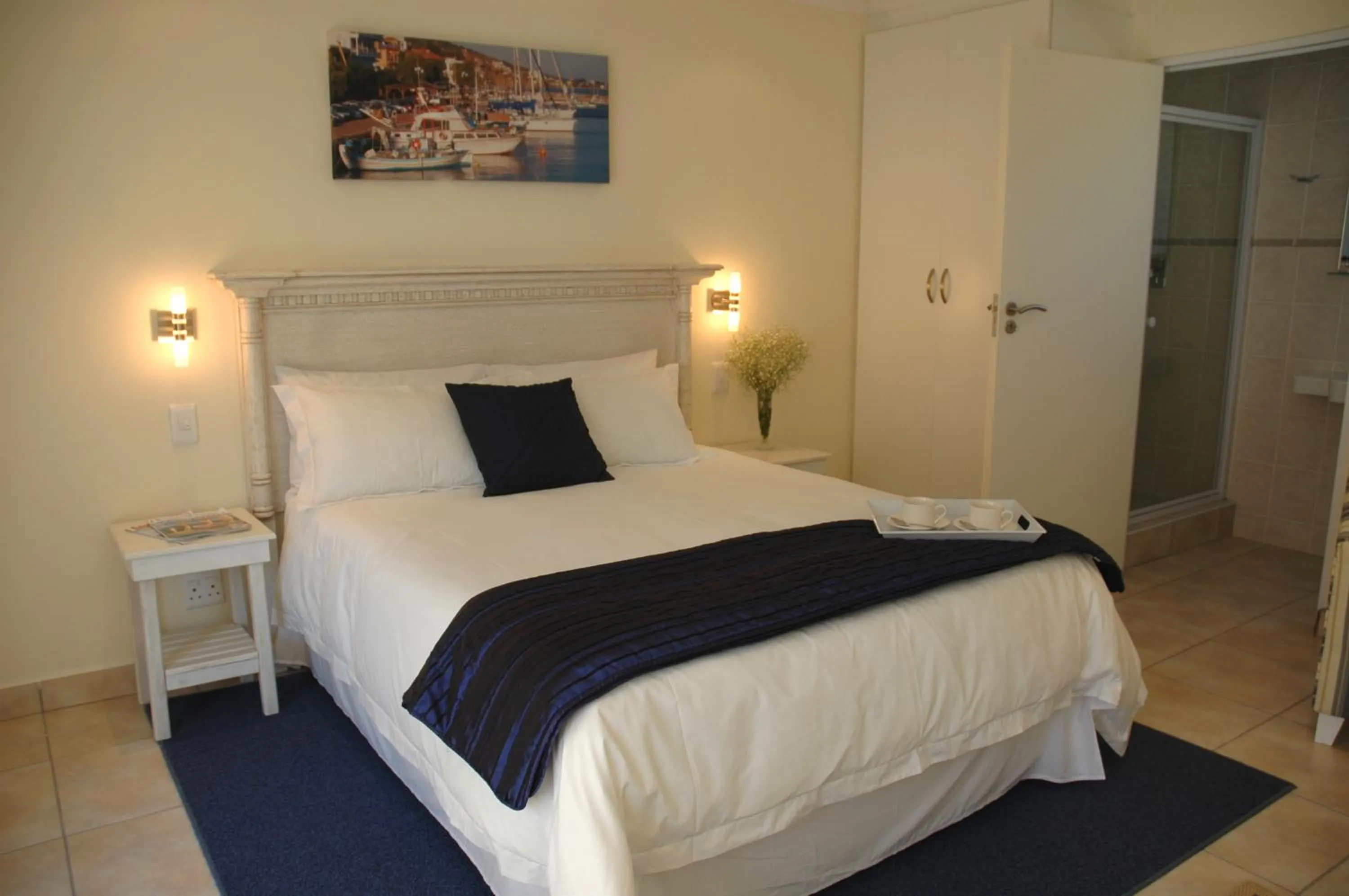 Shower, Bed in Santorini Guesthouse