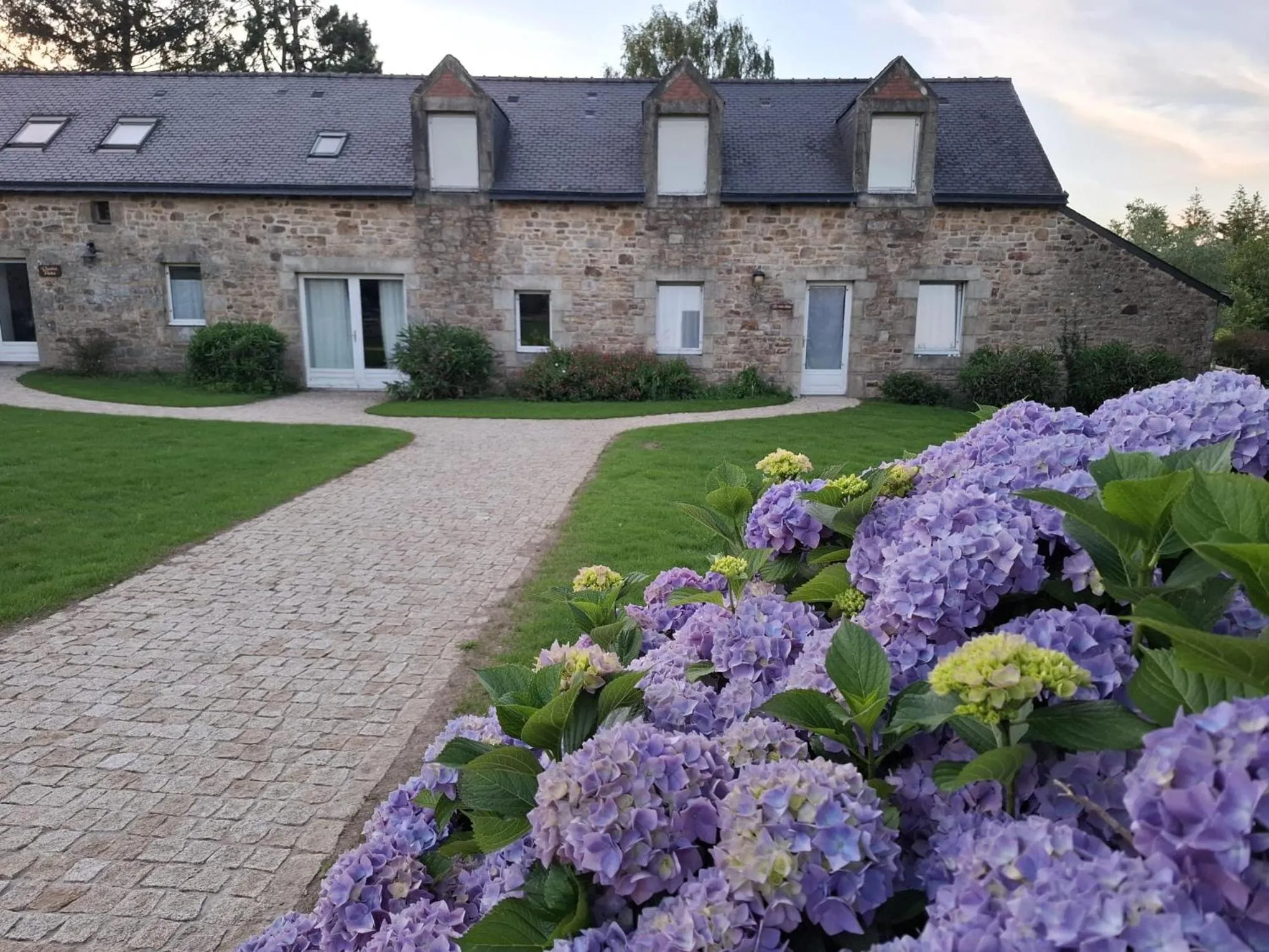 Property building in Les chambres du Manoir de Kerhel