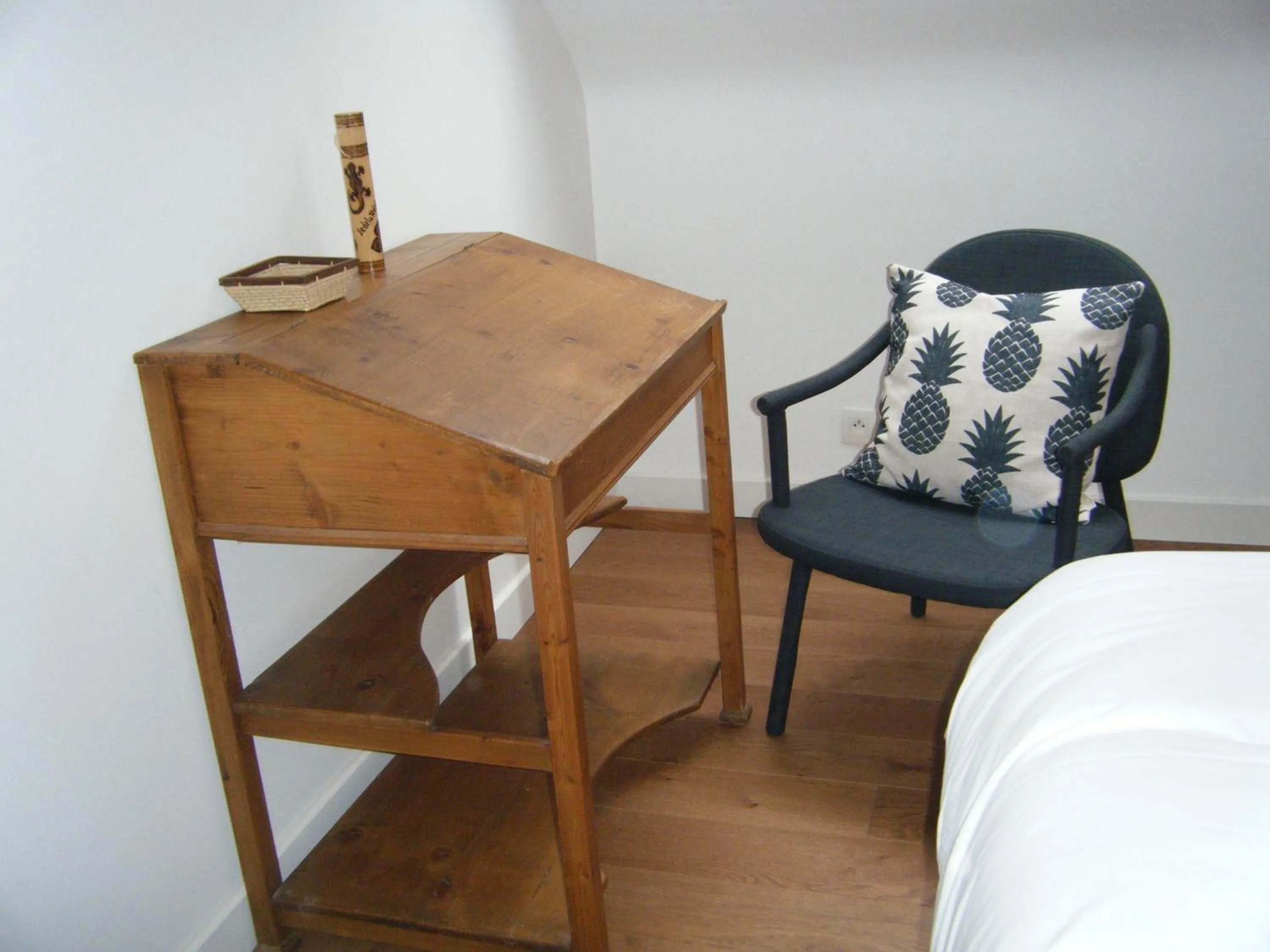 Decorative detail in Les chambres du Manoir de Kerhel