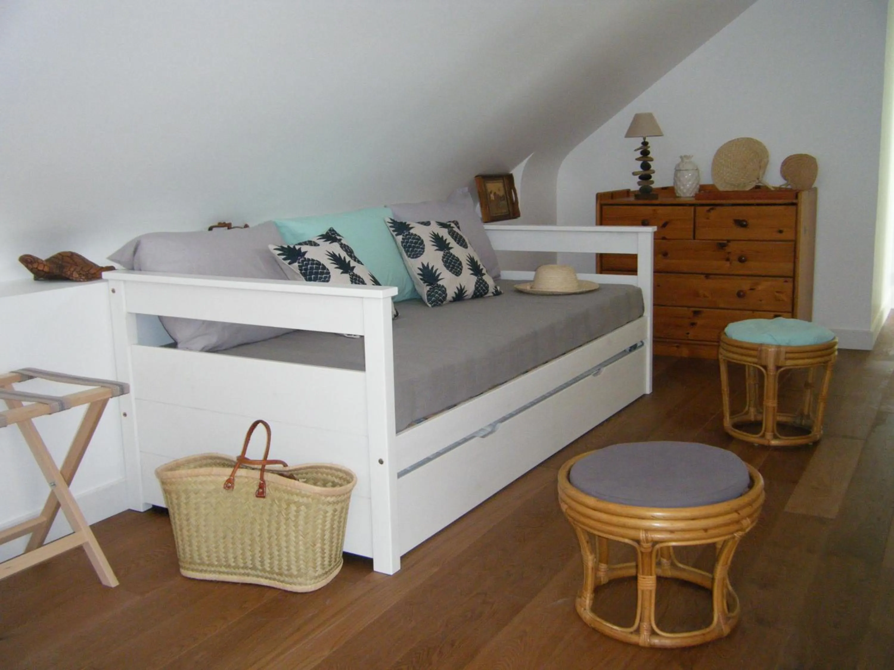 Bed in Les chambres du Manoir de Kerhel