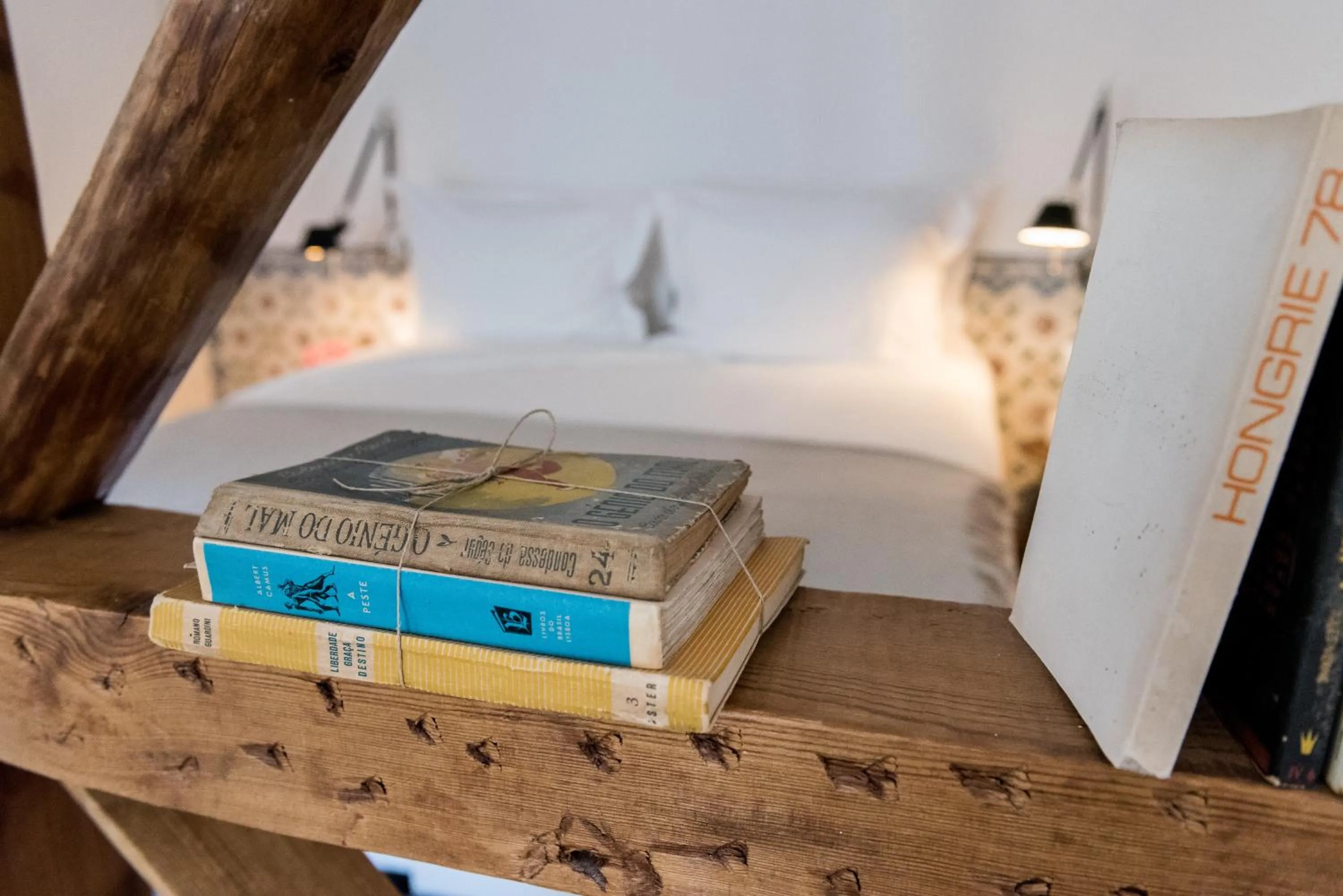 Bed in Flora Chiado Apartments