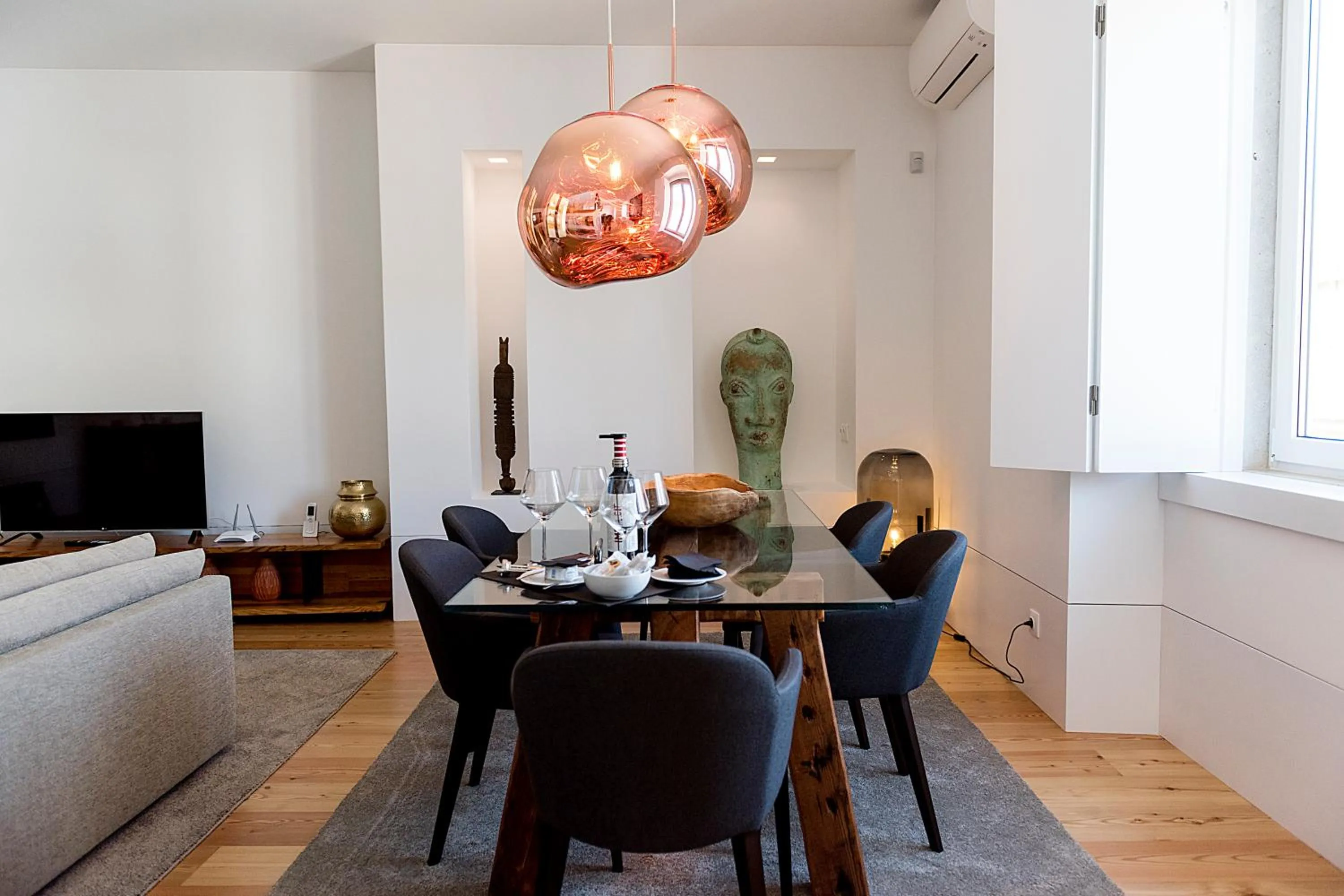 Flora Chiado Apartments