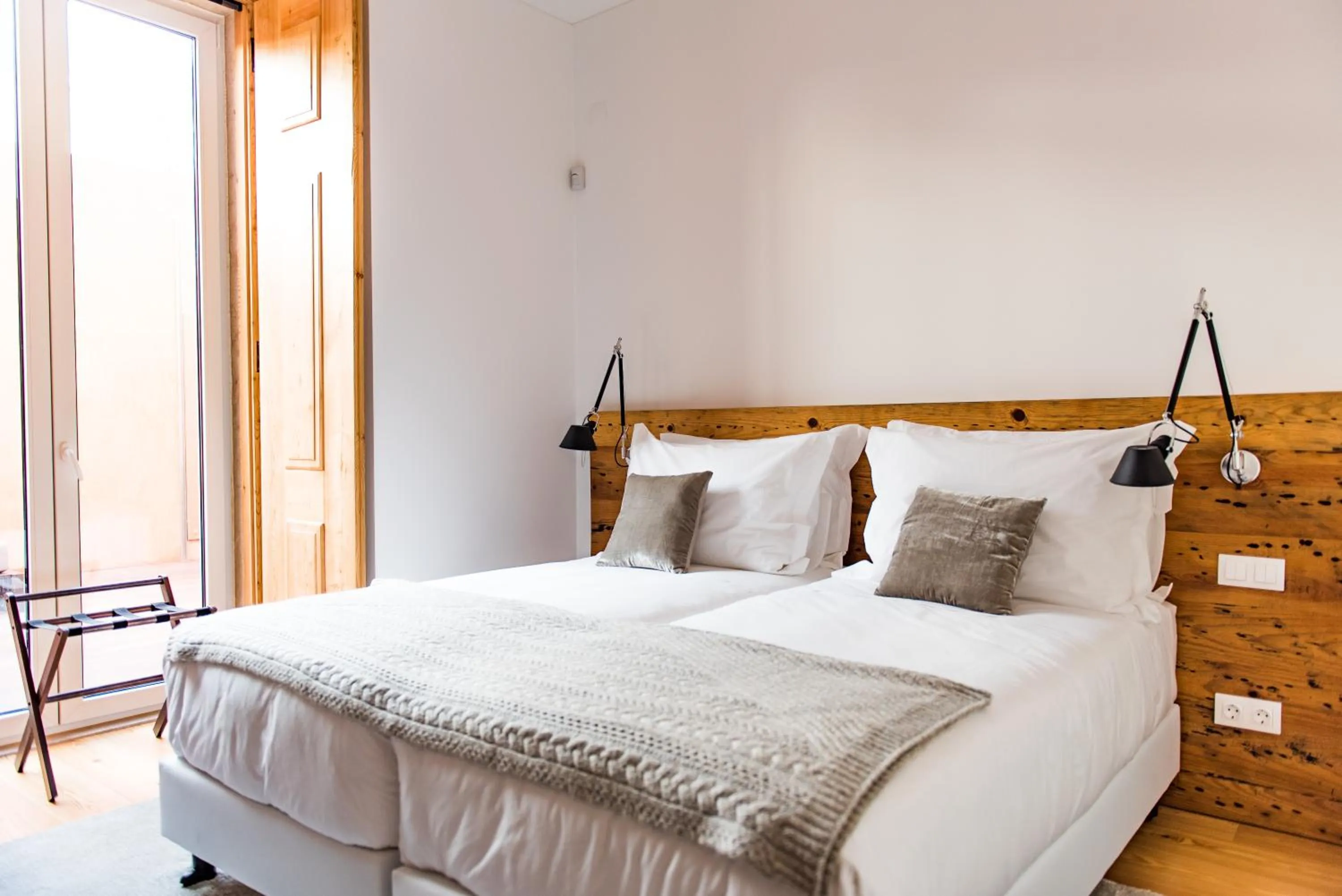 Bed in Flora Chiado Apartments