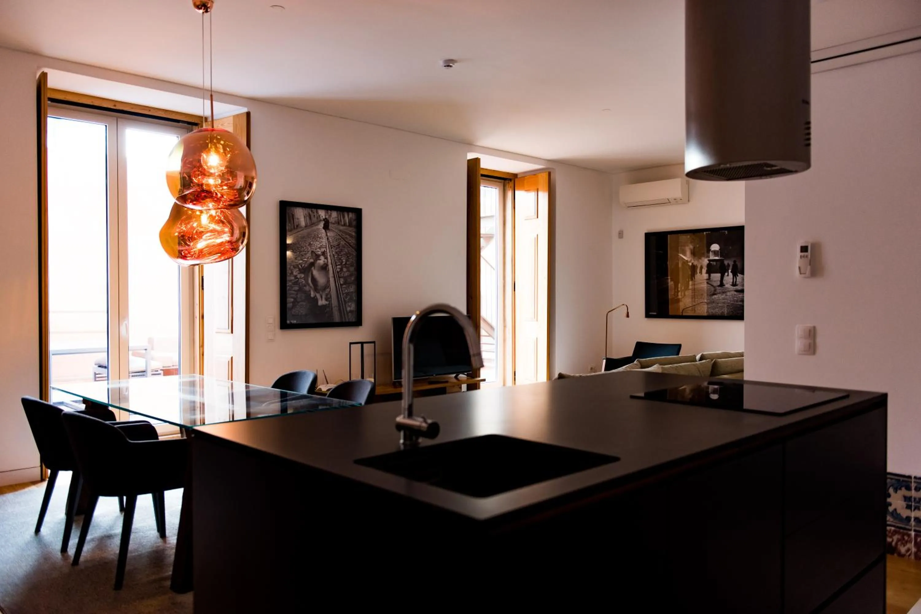 Kitchen or kitchenette in Flora Chiado Apartments