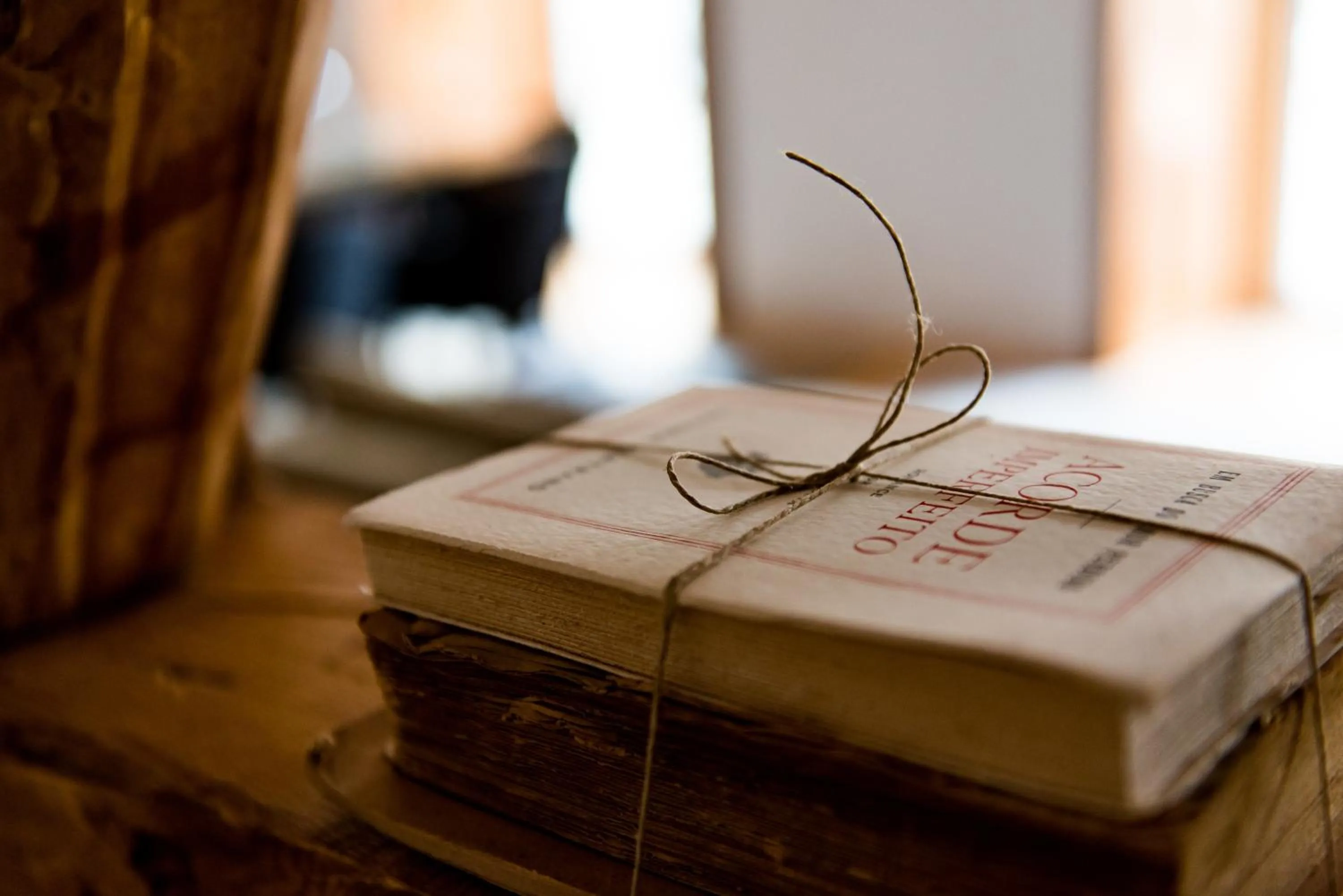 Decorative detail in Flora Chiado Apartments