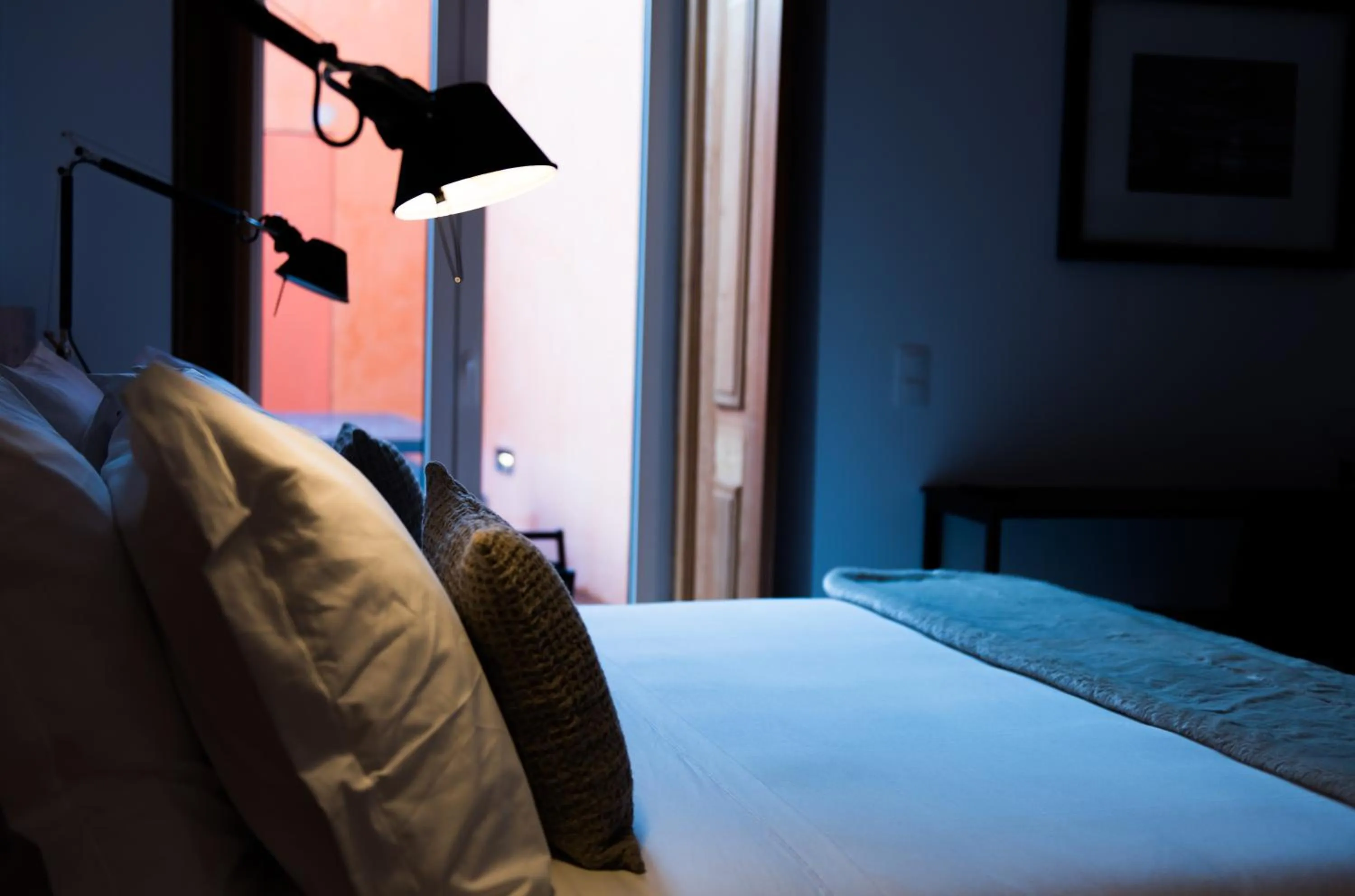 Bed in Flora Chiado Apartments