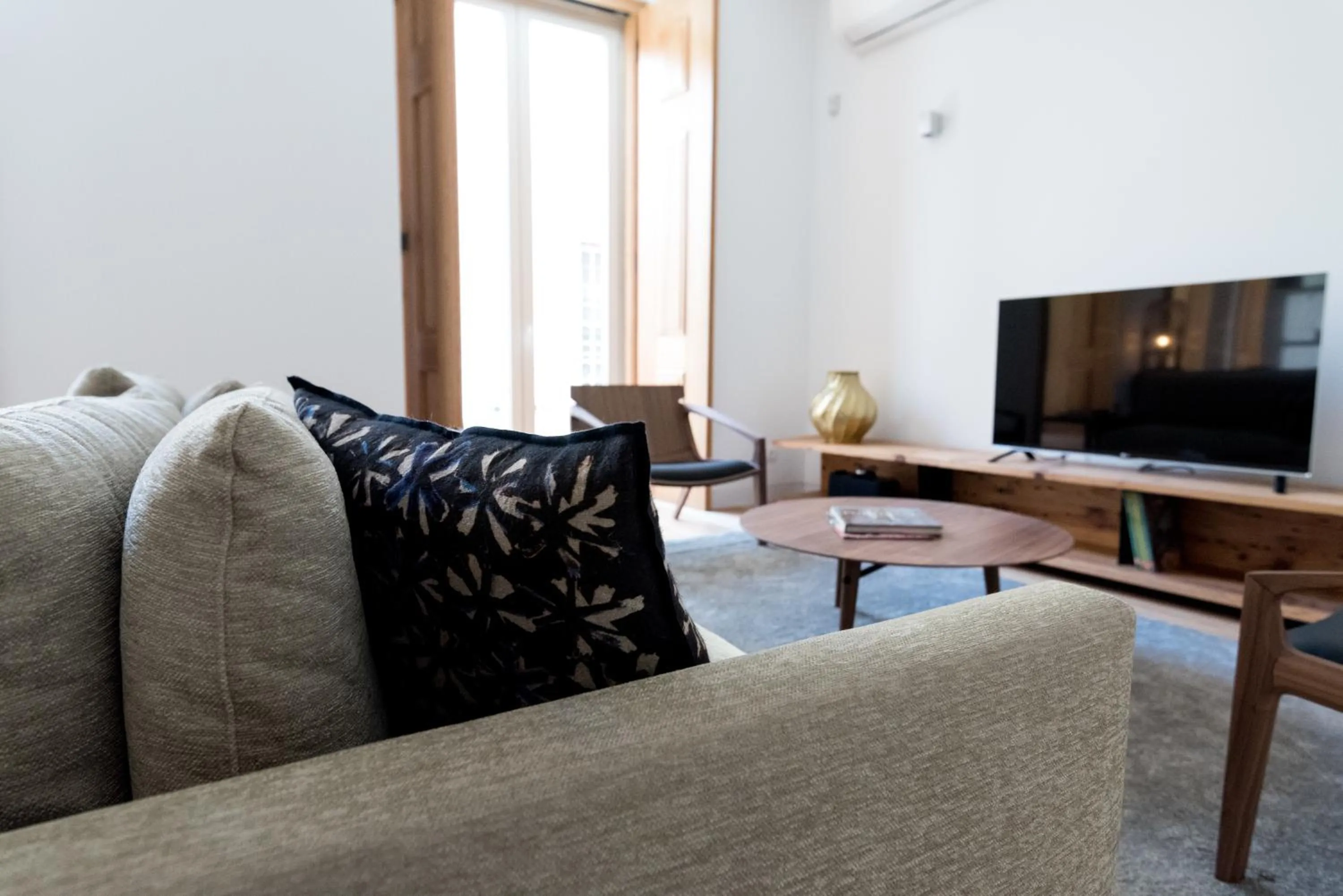 Living room in Flora Chiado Apartments