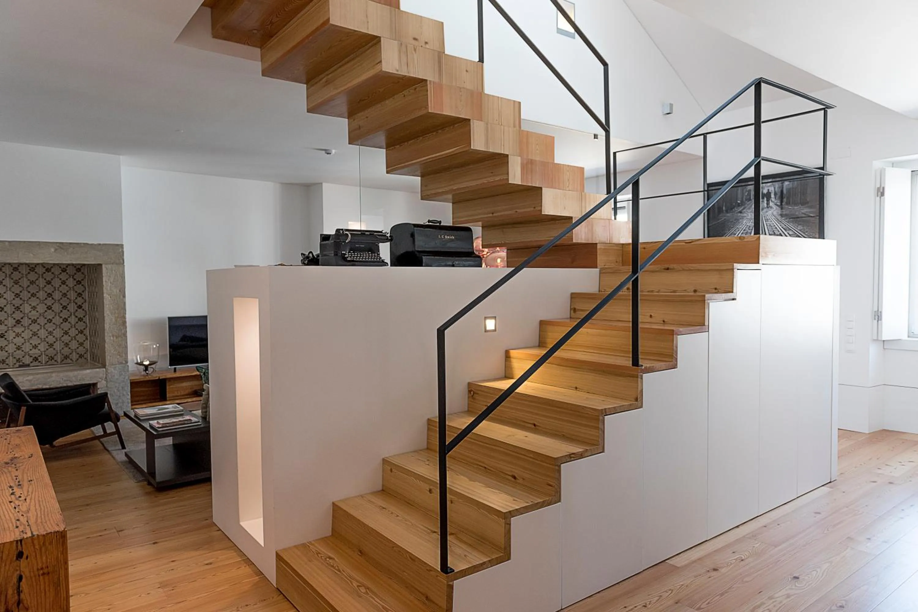 Flora Chiado Apartments