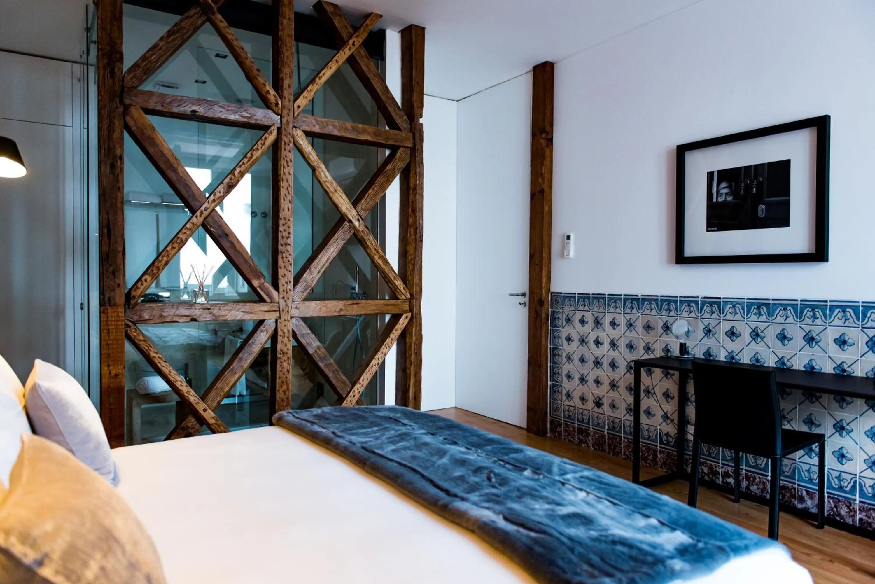 Bed in Flora Chiado Apartments